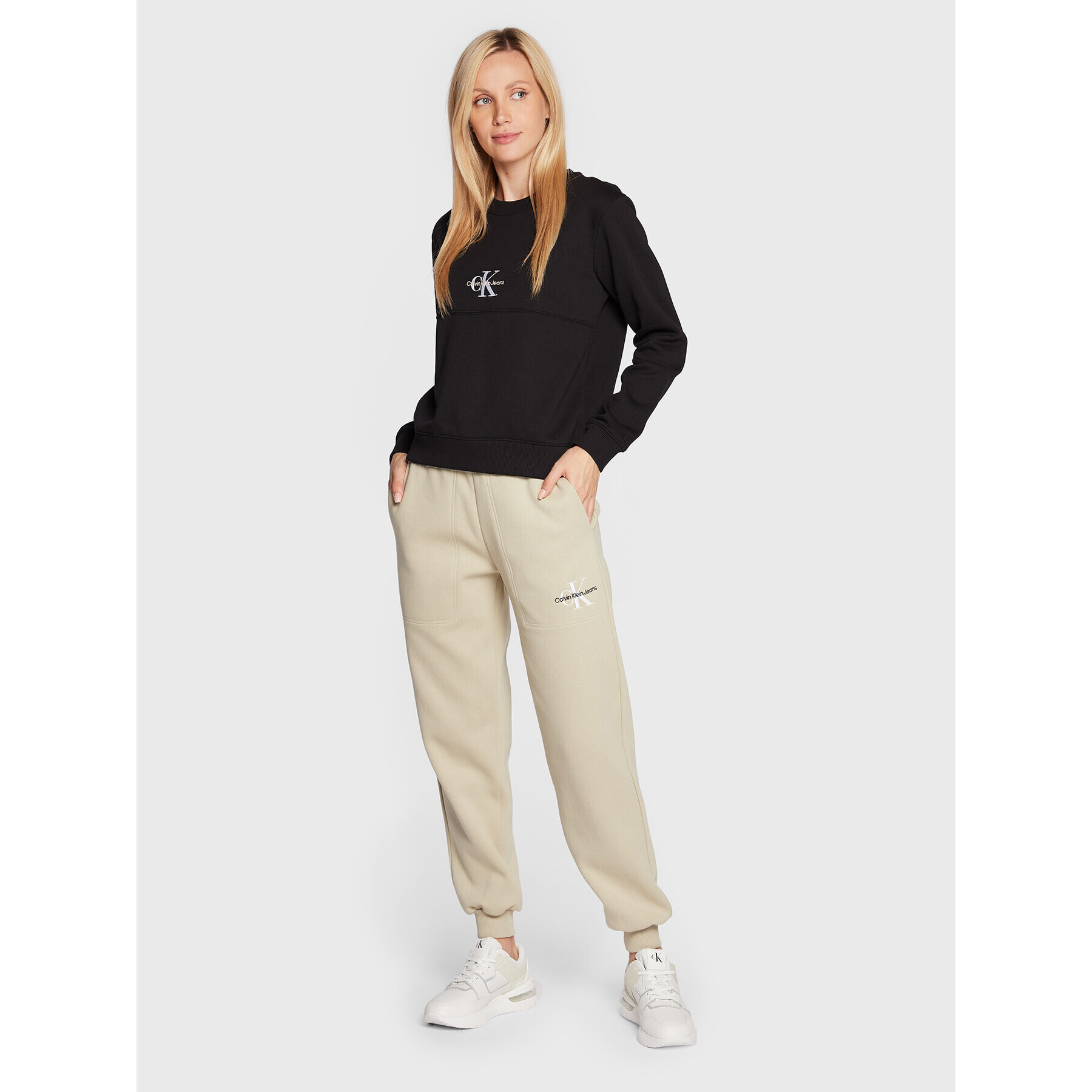 Calvin Klein Jeans Долнище анцуг J20J218971 Бежов Slim Fit - Pepit.bg