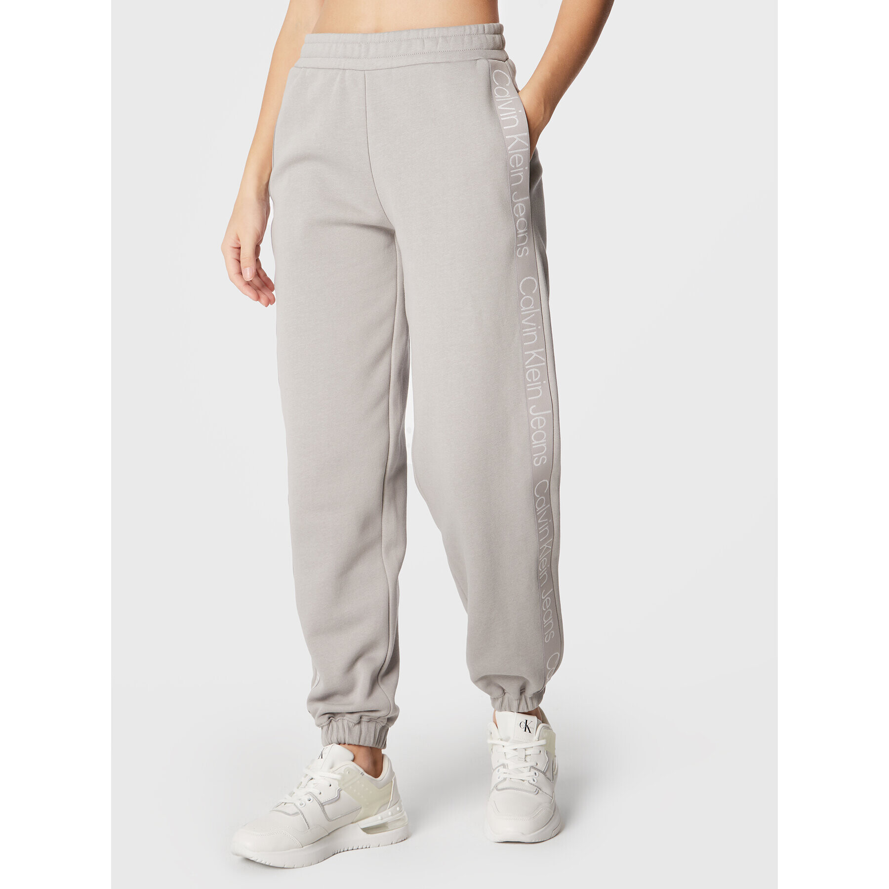 Calvin Klein Jeans Долнище анцуг J20J219738 Сив Relaxed Fit - Pepit.bg