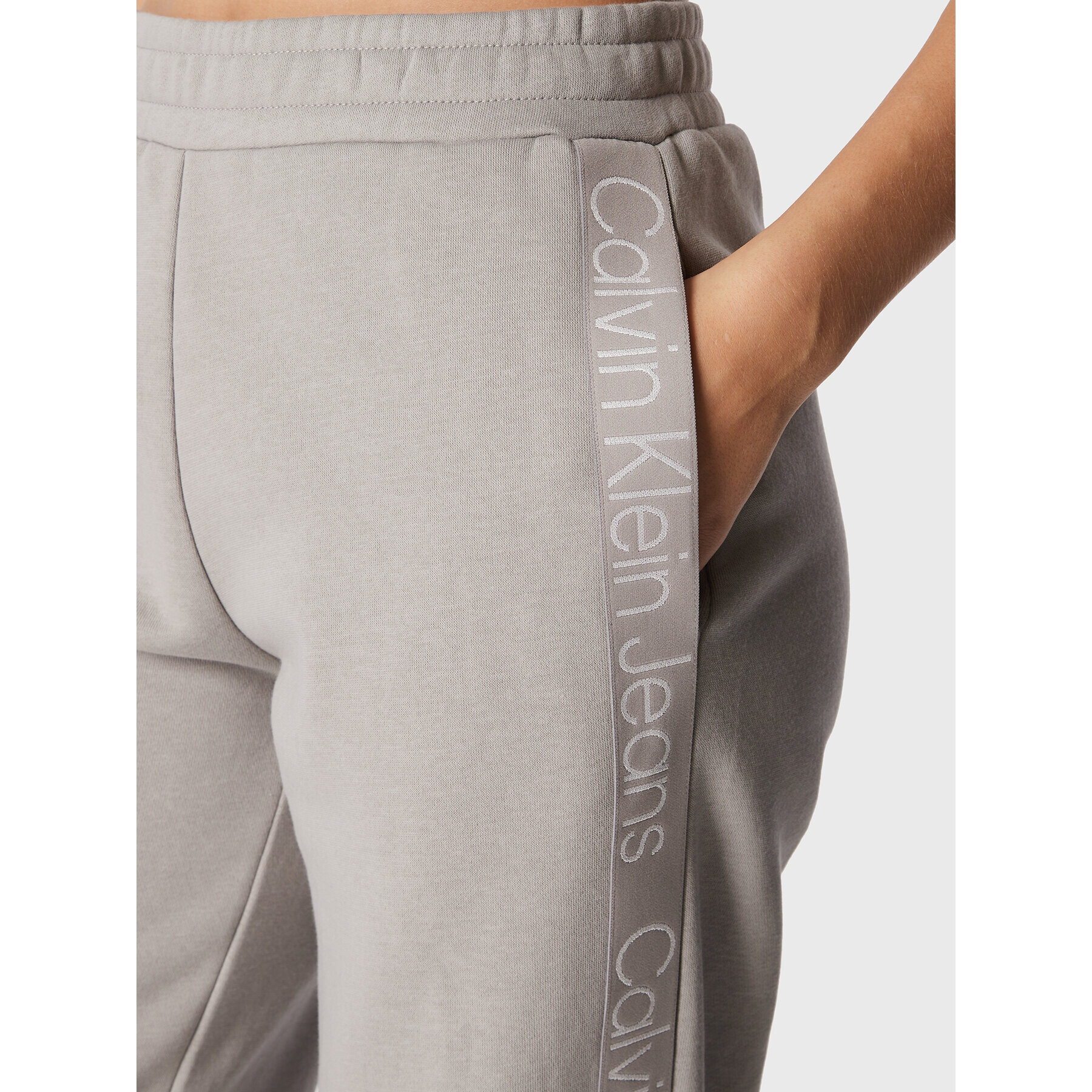 Calvin Klein Jeans Долнище анцуг J20J219738 Сив Relaxed Fit - Pepit.bg