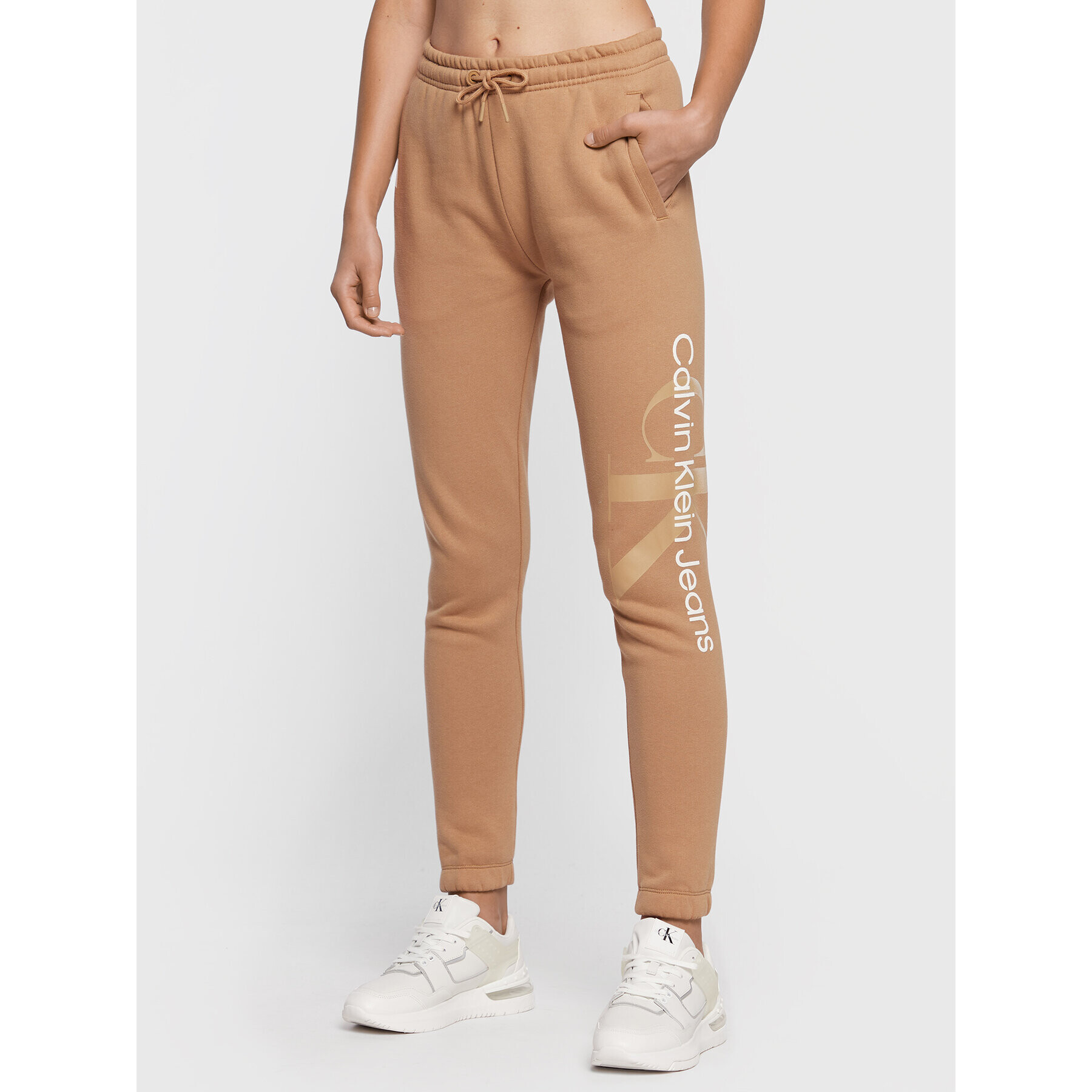 Calvin Klein Jeans Долнище анцуг J20J219743 Кафяв Regular Fit - Pepit.bg