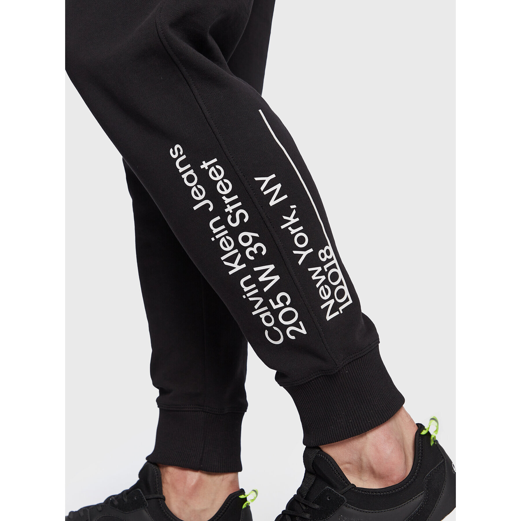 Calvin Klein Jeans Долнище анцуг J30J322639 Черен Regular Fit - Pepit.bg