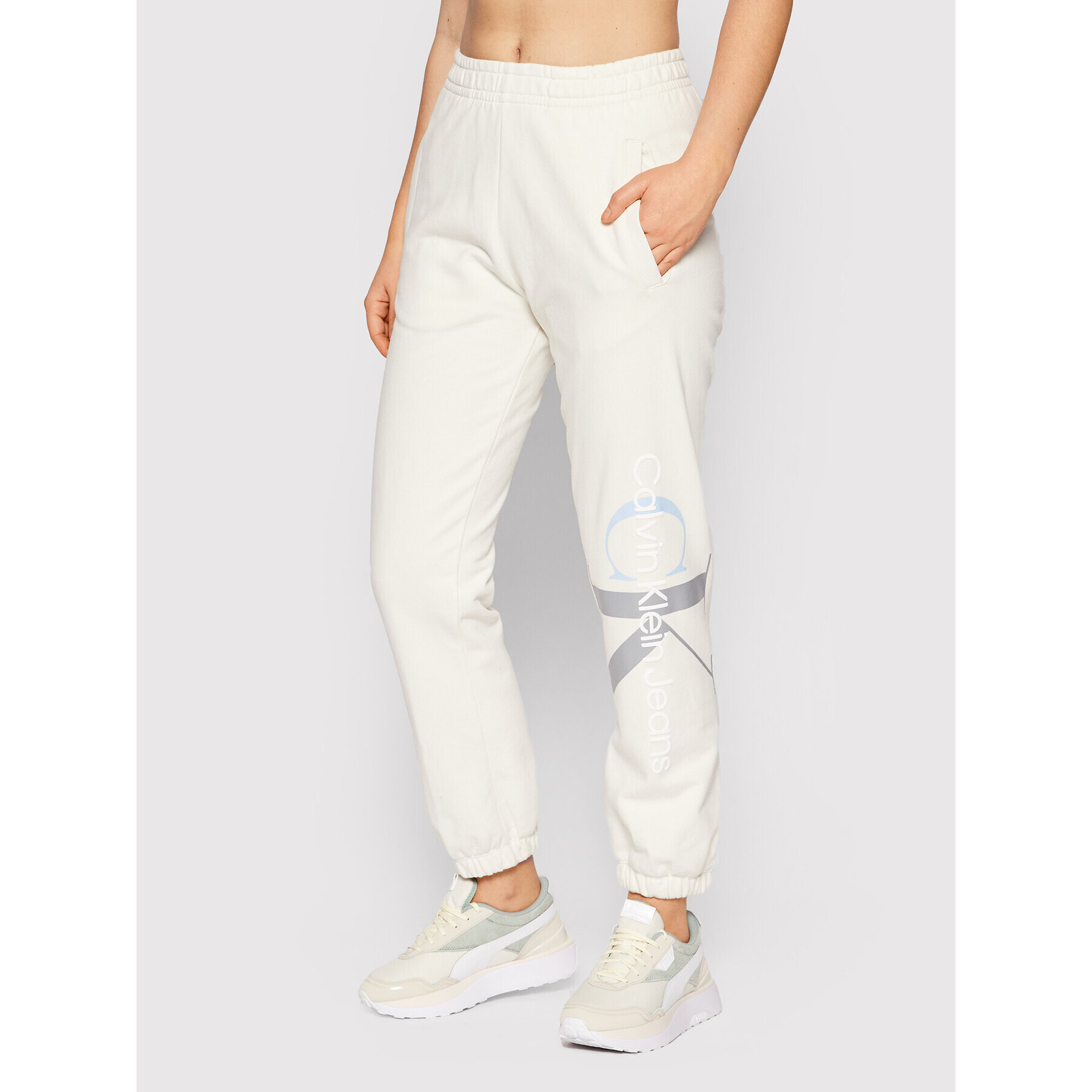 Calvin Klein Jeans Долнище анцуг J20J217786 Бежов Regular Fit - Pepit.bg