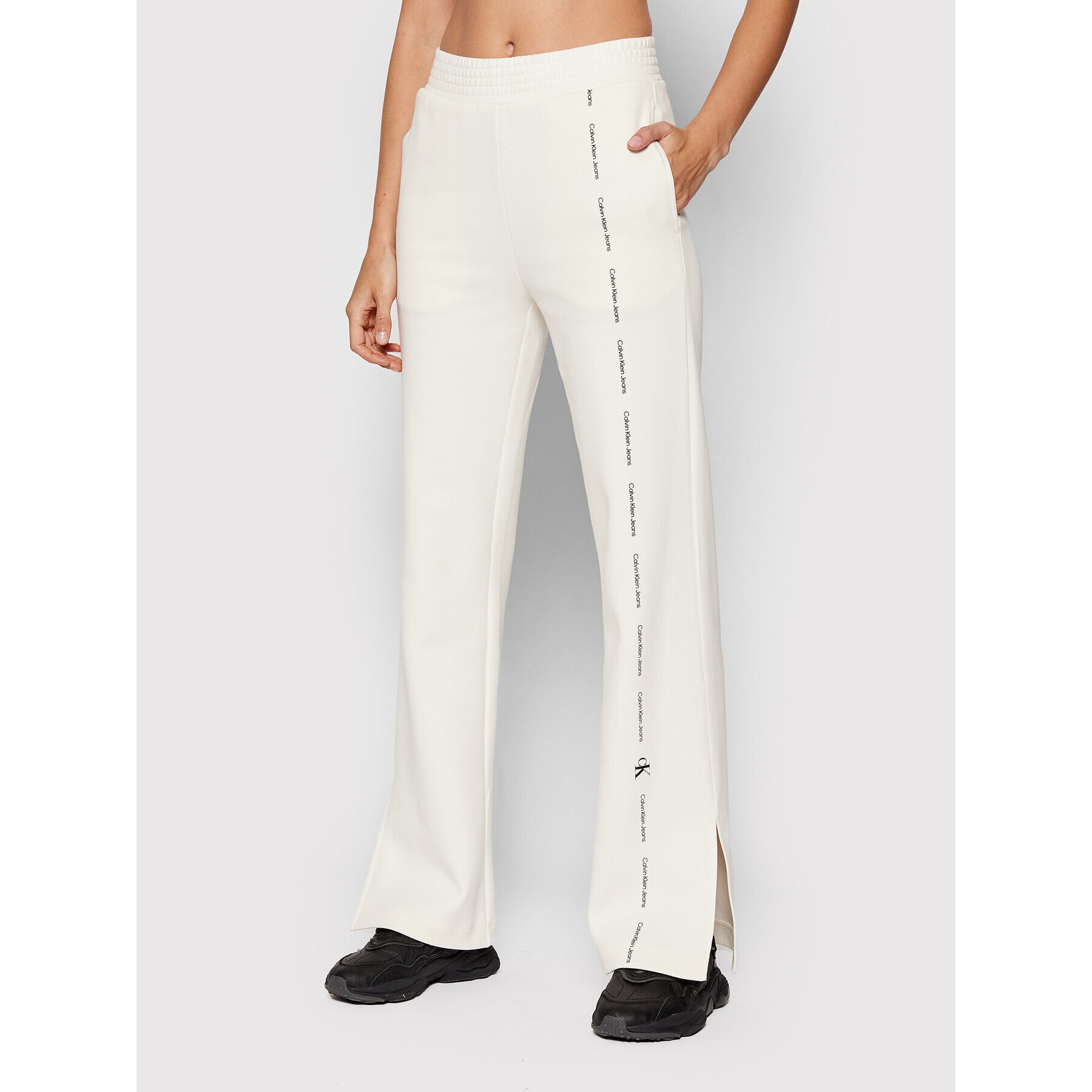Calvin Klein Jeans Долнище анцуг J20J217933 Бял Regular Fit - Pepit.bg