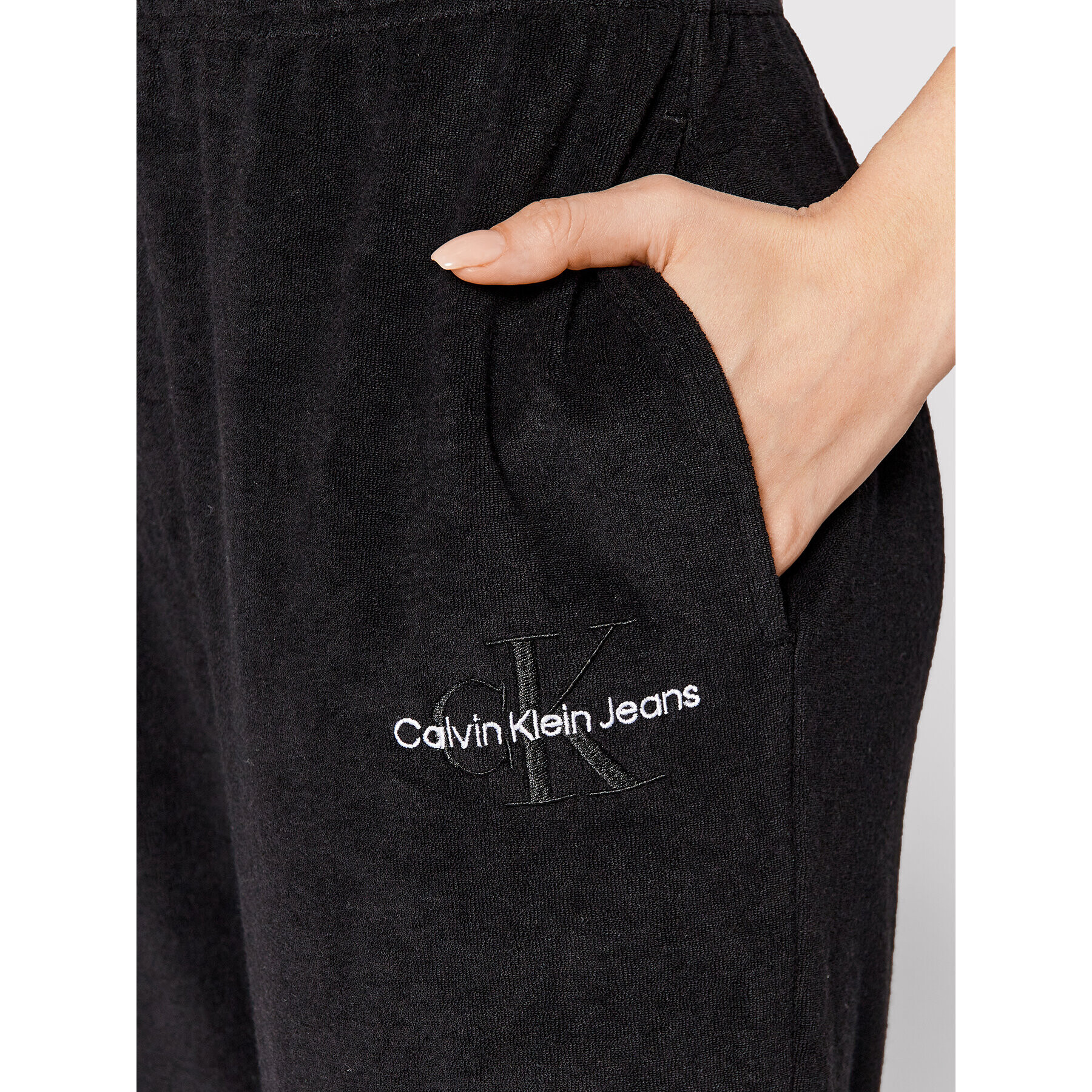 Calvin Klein Jeans Долнище анцуг J20J218972 Черен Relaxed Fit - Pepit.bg