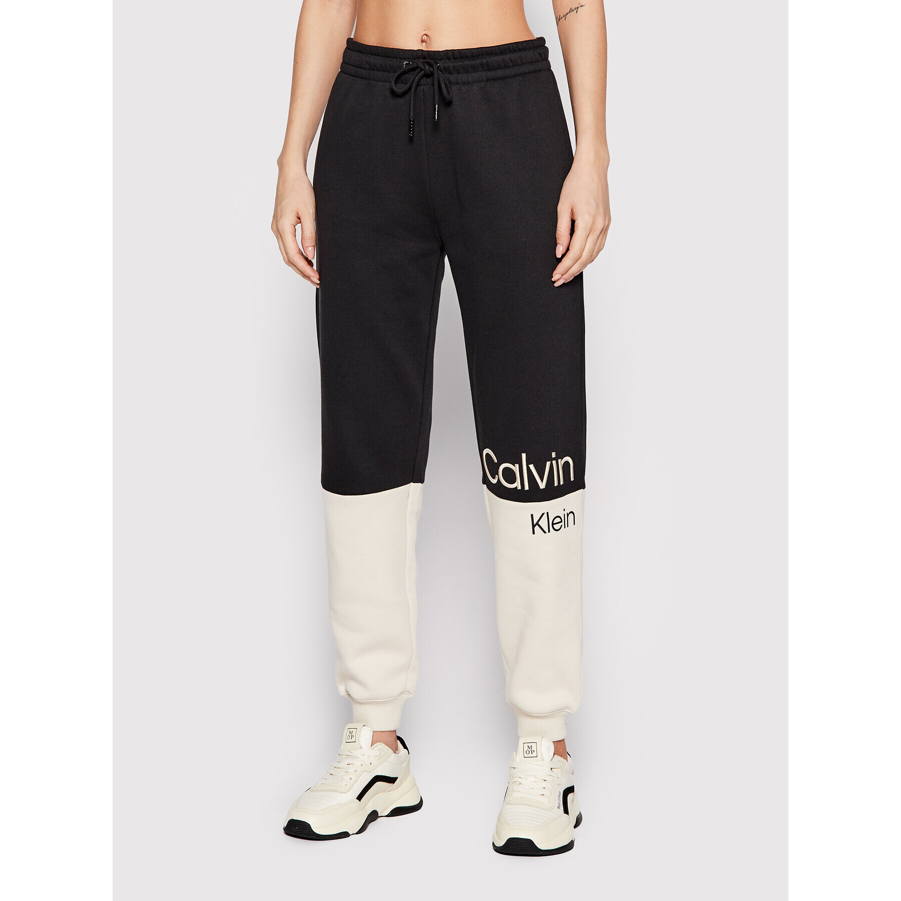 Calvin Klein Jeans Долнище анцуг J20J218977 Черен Regular Fit - Pepit.bg