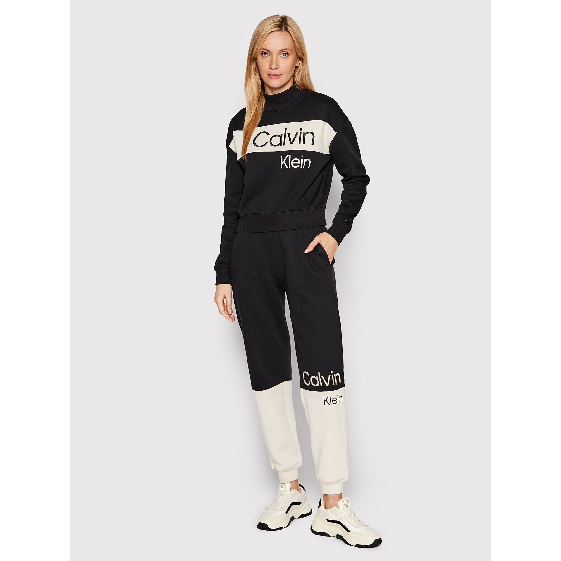 Calvin Klein Jeans Долнище анцуг J20J218977 Черен Regular Fit - Pepit.bg