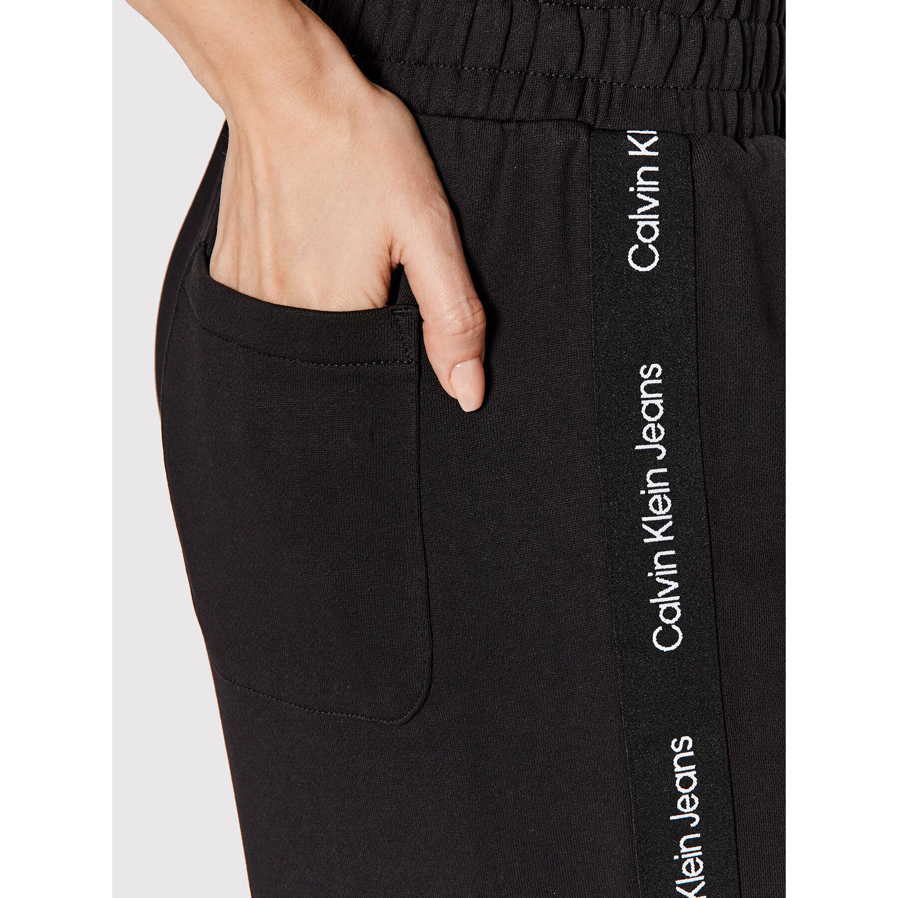 Calvin Klein Jeans Долнище анцуг J20J219697 Черен Flare Fit - Pepit.bg