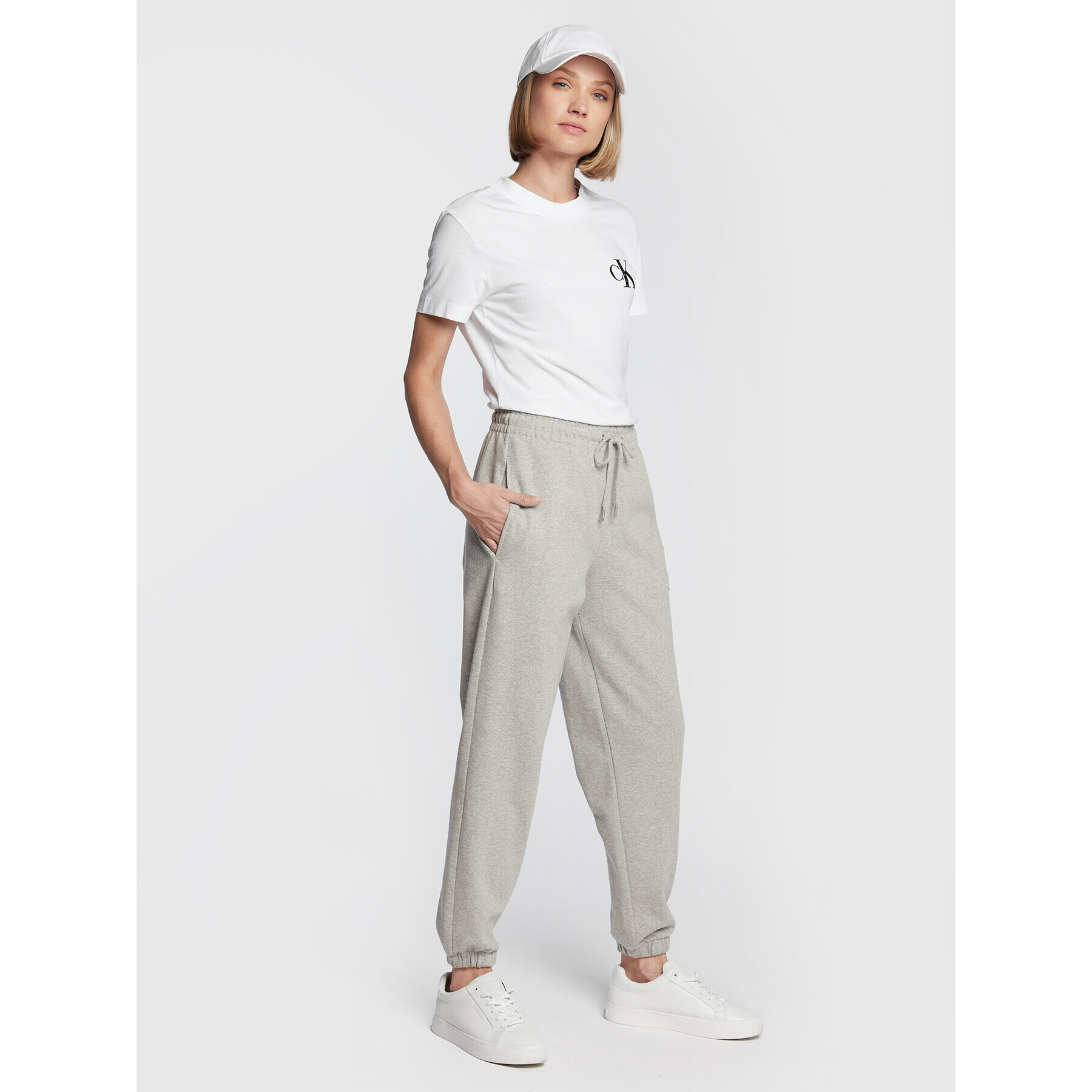 Calvin Klein Jeans Долнище анцуг J20J219737 Сив Relaxed Fit - Pepit.bg