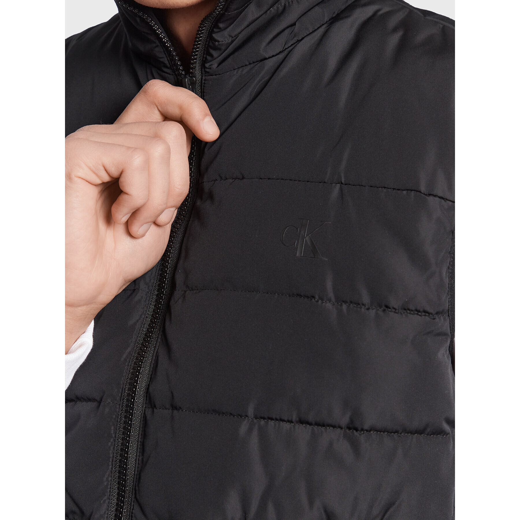 Calvin Klein Jeans Елек J30J322495 Черен Regular Fit - Pepit.bg