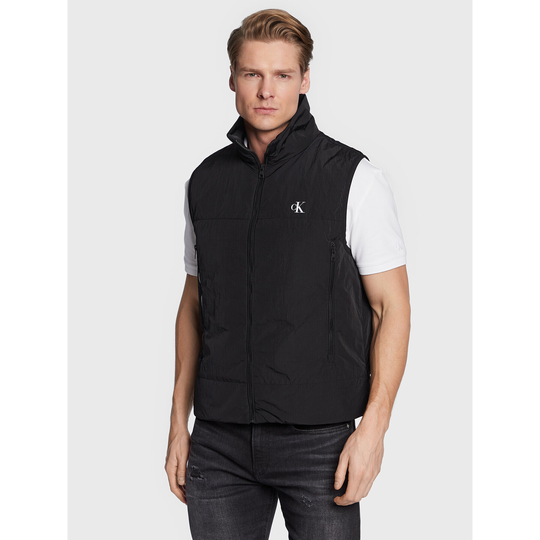 Calvin Klein Jeans Елек J30J322940 Черен Regular Fit - Pepit.bg