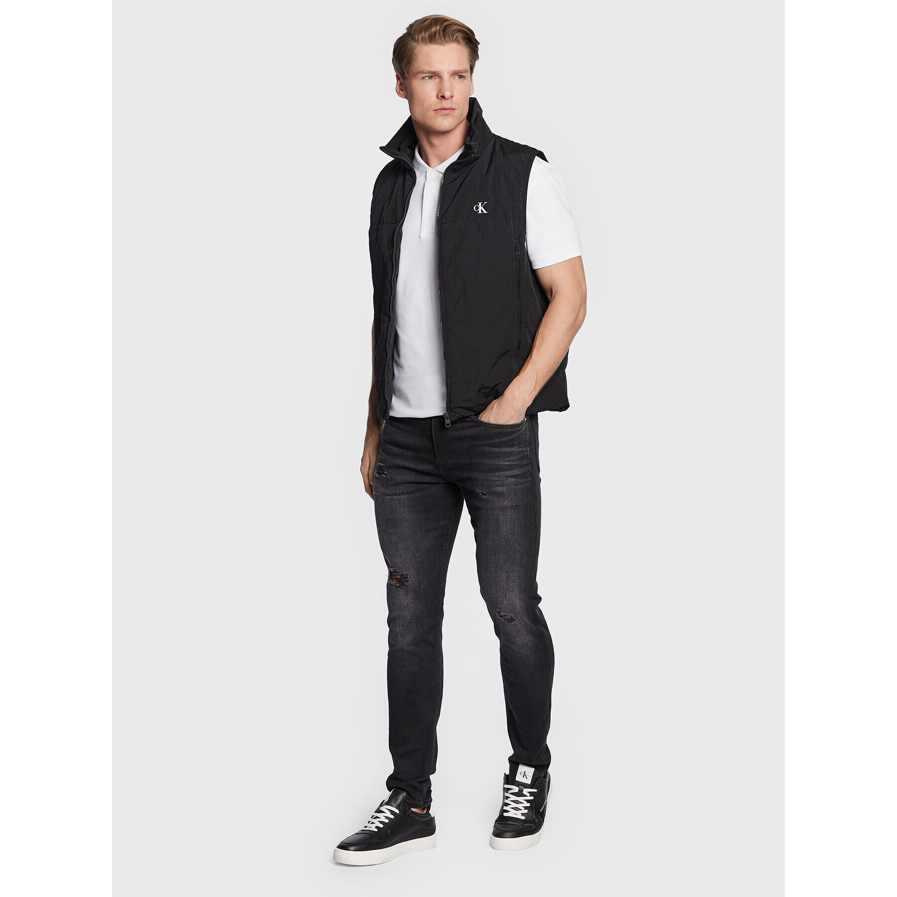 Calvin Klein Jeans Елек J30J322940 Черен Regular Fit - Pepit.bg