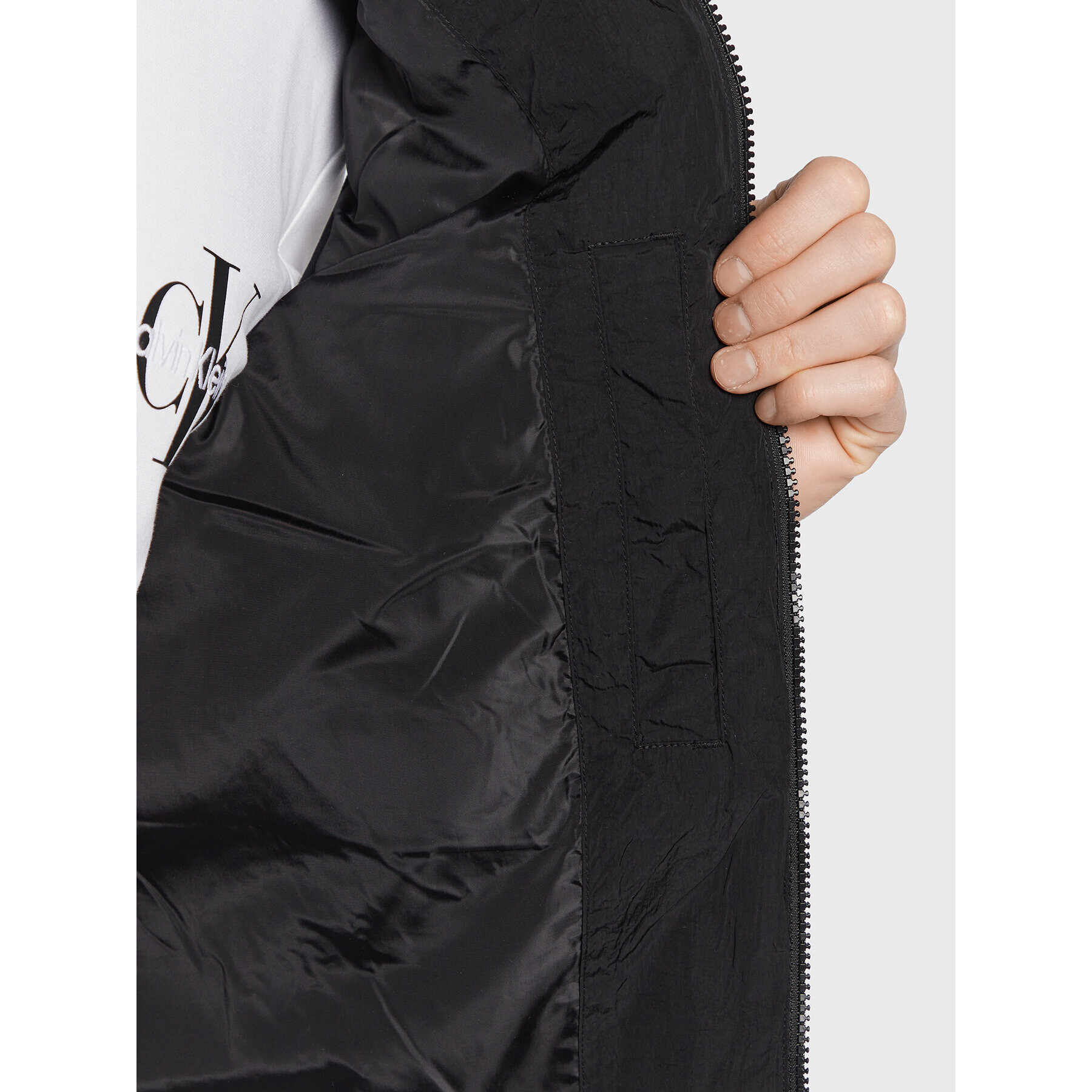 Calvin Klein Jeans Елек J30J322940 Черен Regular Fit - Pepit.bg