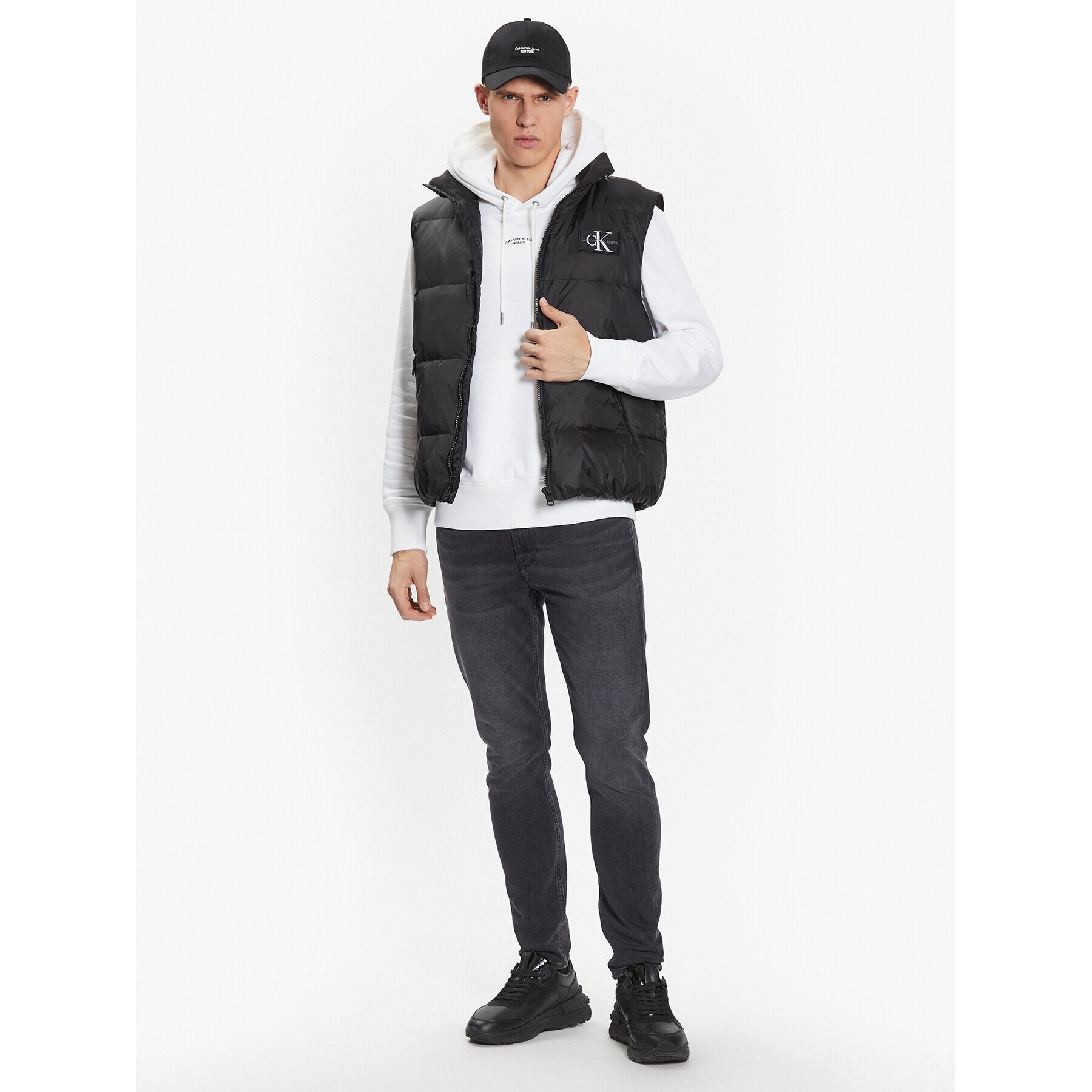Calvin Klein Jeans Елек J30J323473 Черен Regular Fit - Pepit.bg