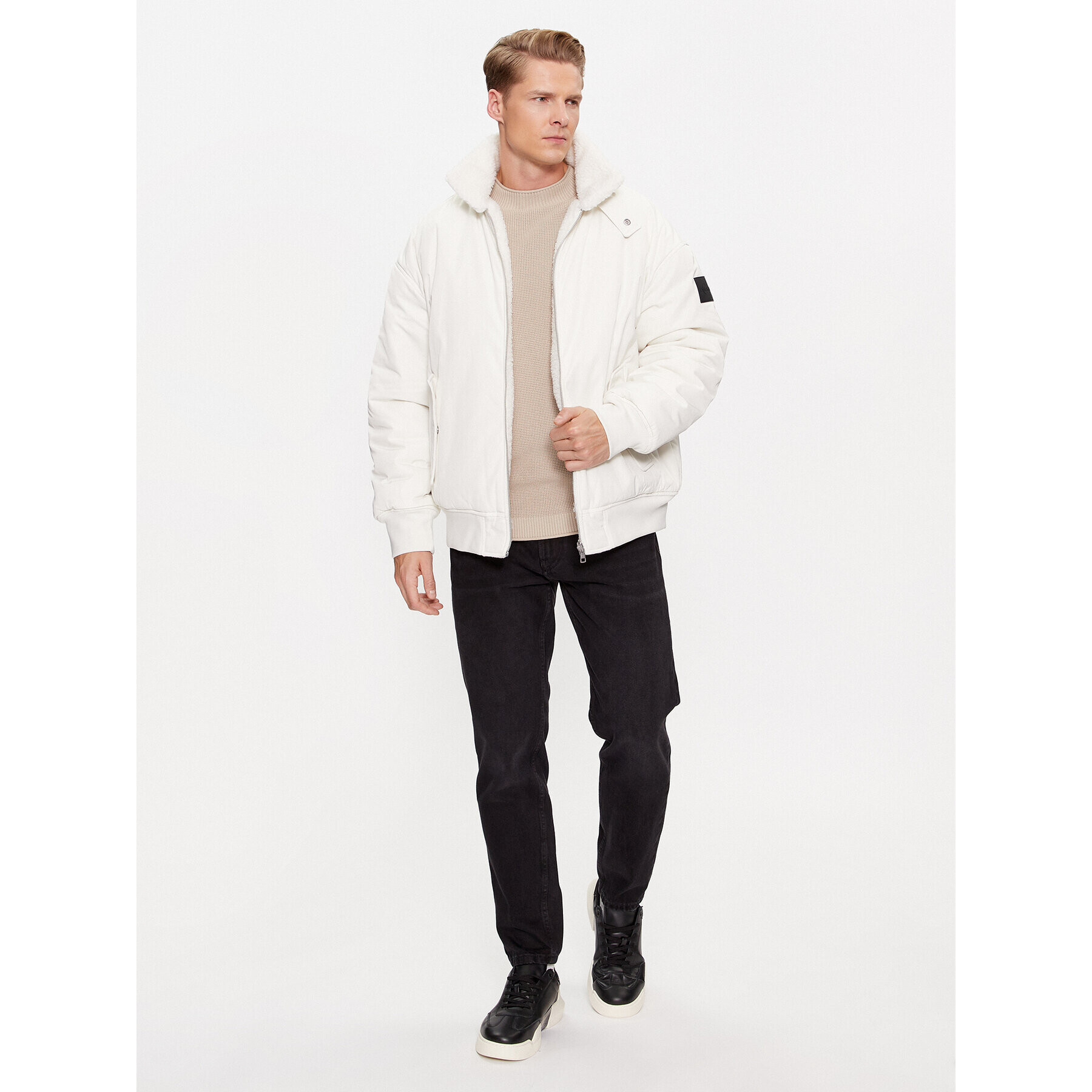 Calvin Klein Jeans Яке бомбър J30J324123 Екрю Oversize - Pepit.bg