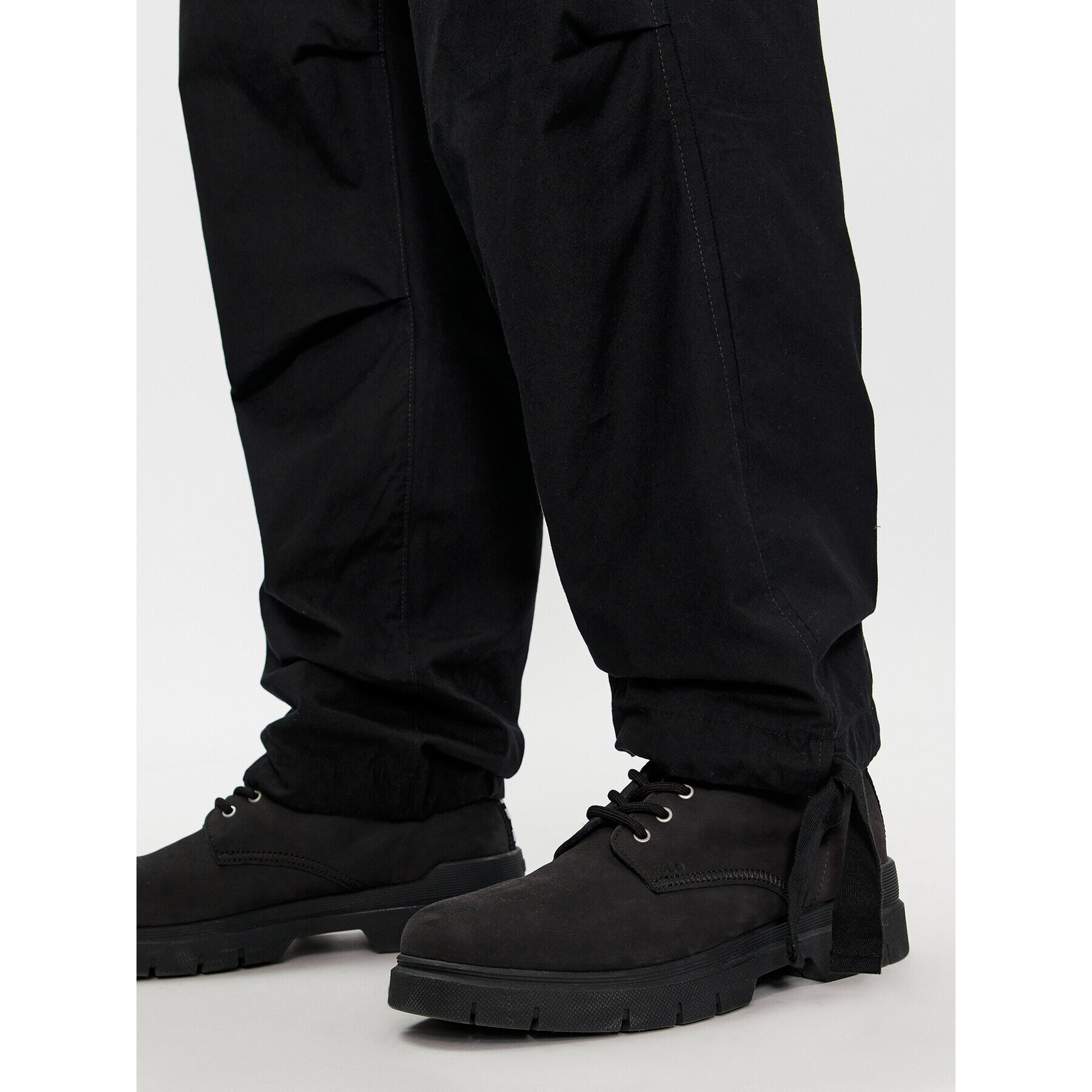 Calvin Klein Jeans Карго панталони Essential Regular Cargo Pant J30J324692 Черен Regular Fit - Pepit.bg