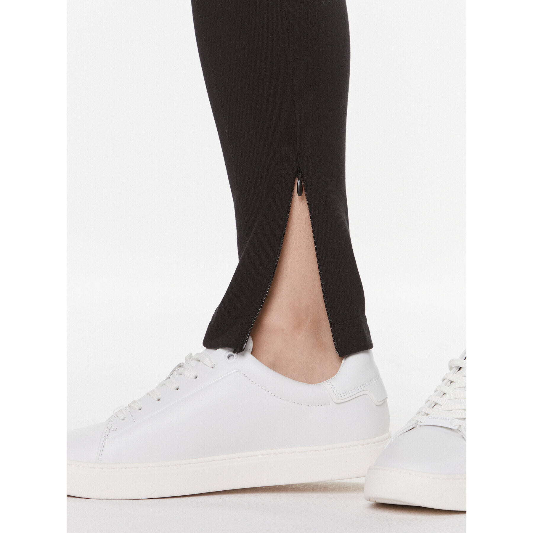 Calvin Klein Jeans Клин J20J222601 Черен Slim Fit - Pepit.bg