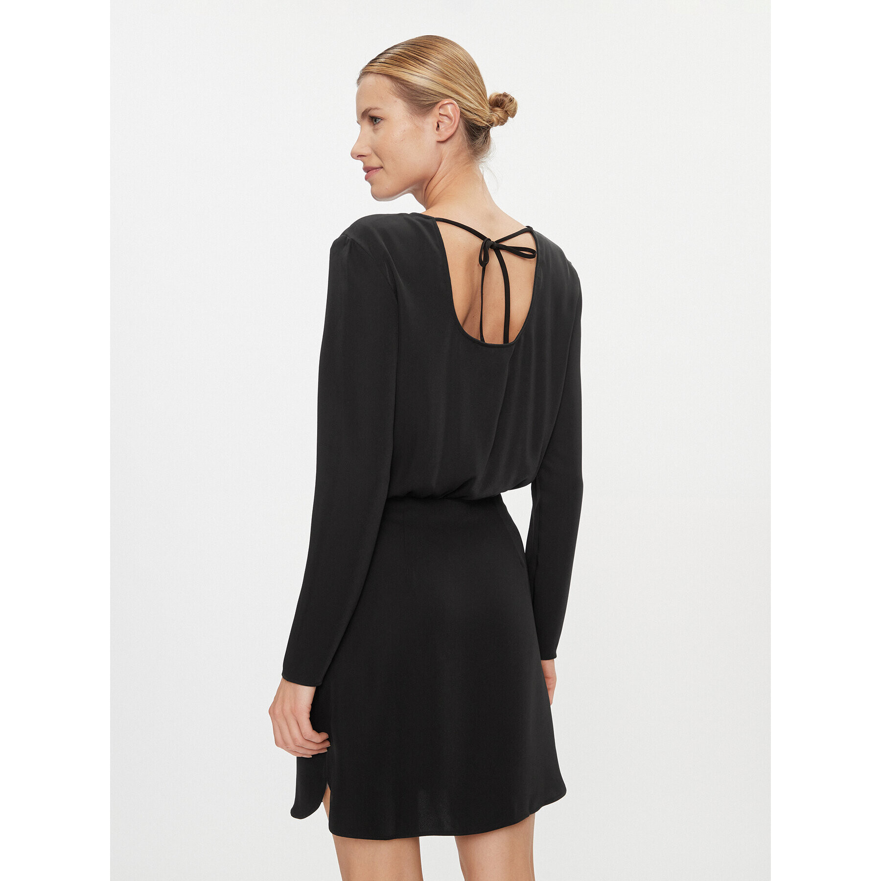 Calvin Klein Jeans Коктейлна рокля Open Back Dress J20J222534 Черен Regular Fit - Pepit.bg