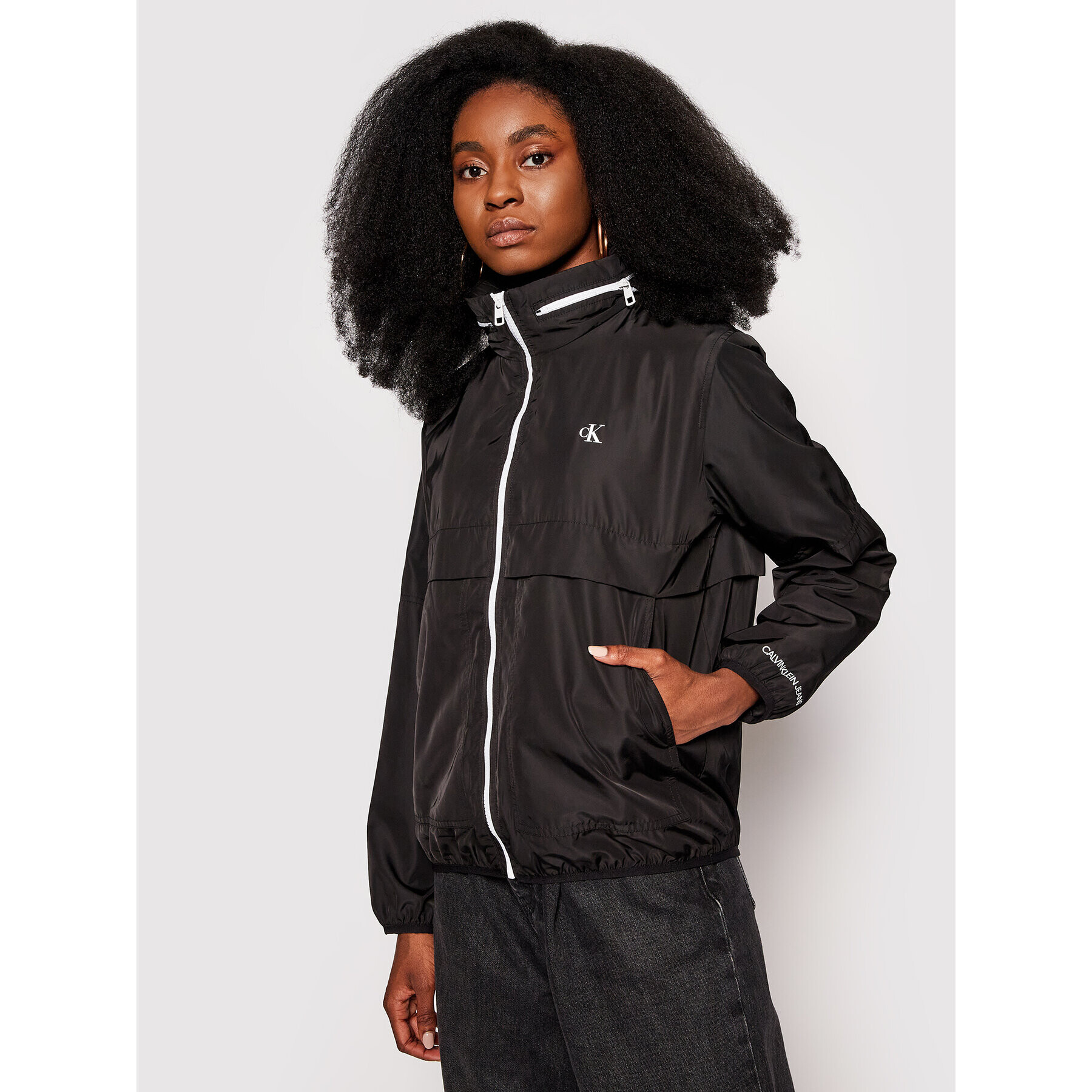 Calvin Klein Jeans Преходно яке J20J215302 Черен Regular Fit - Pepit.bg