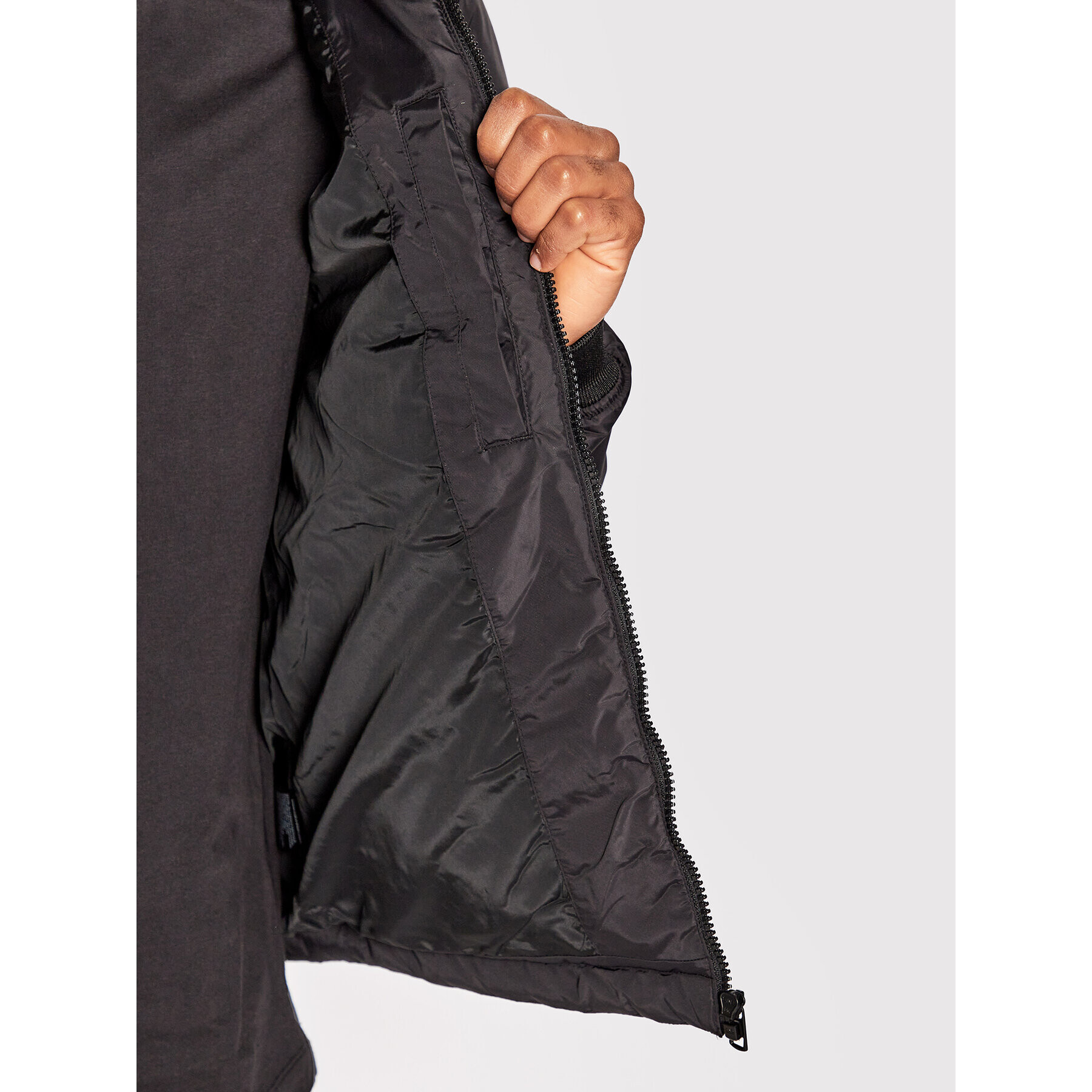 Calvin Klein Jeans Преходно яке J30J320930 Черен Regular Fit - Pepit.bg