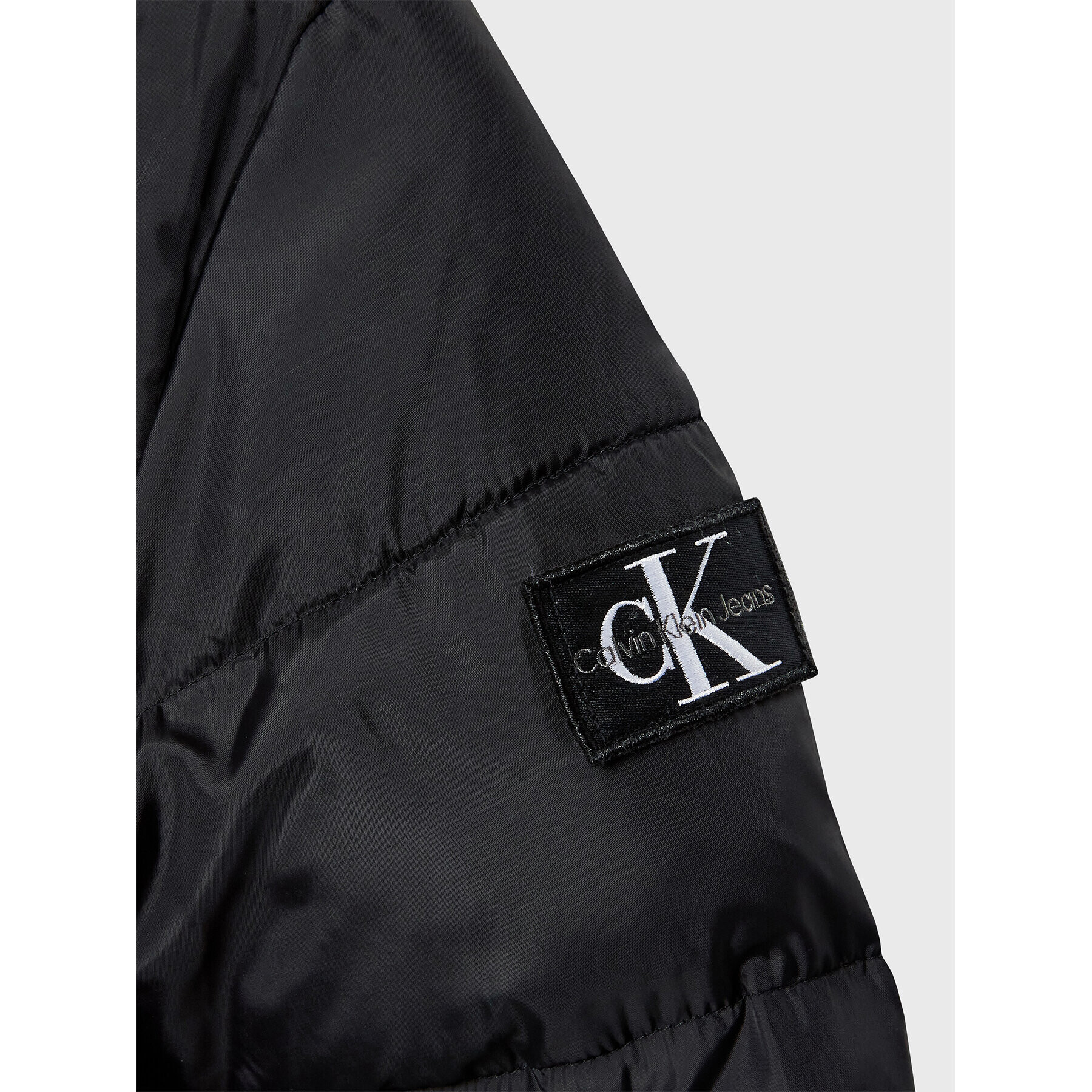Calvin Klein Jeans Пухено яке Essential IB0IB01276 Черен Regular Fit - Pepit.bg