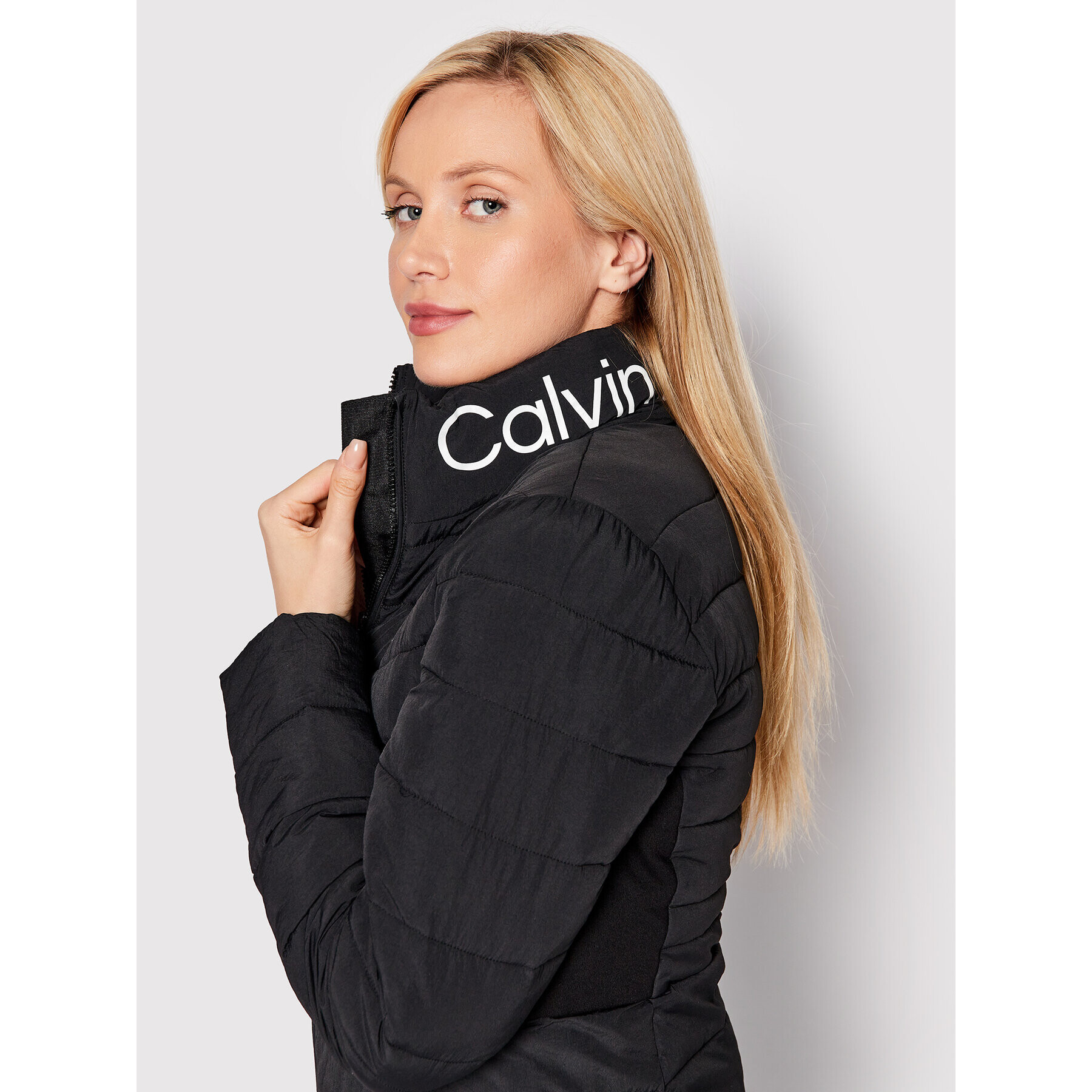 Calvin Klein Jeans Пухено яке J20J219012 Черен Regular Fit - Pepit.bg