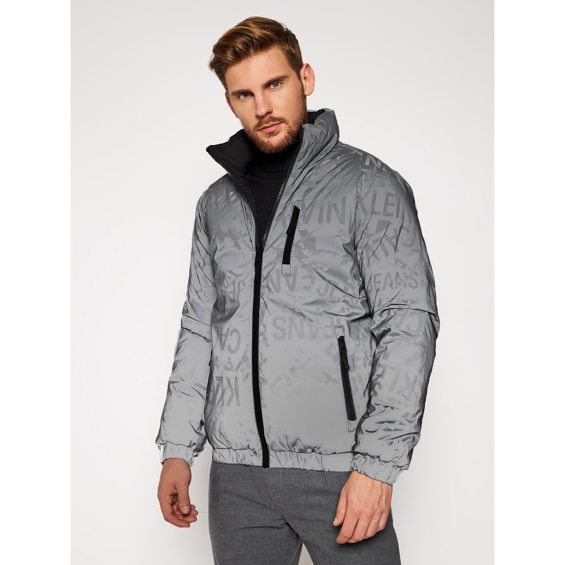 Calvin Klein Jeans Пухено яке J30J316626 Черен Regular Fit - Pepit.bg