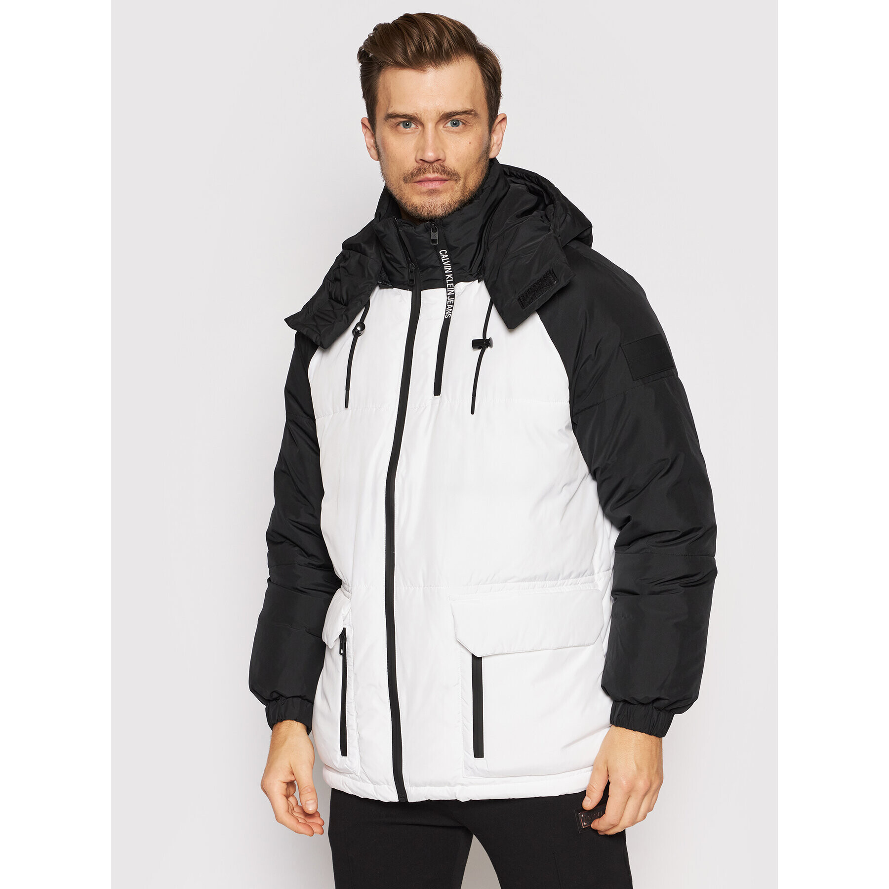 Calvin Klein Jeans Пухено яке J30J318679 Бял Oversize - Pepit.bg