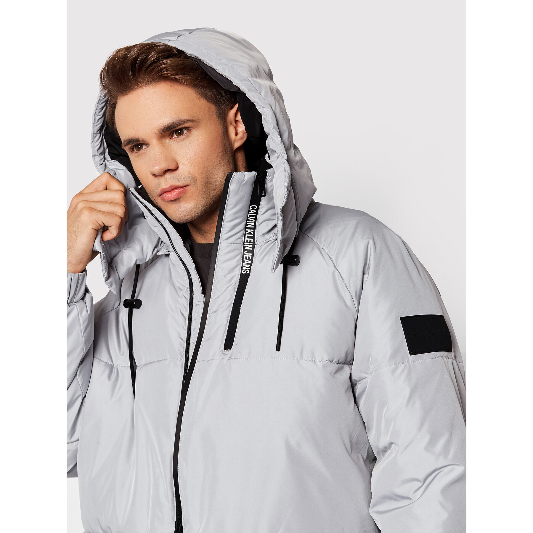 Calvin Klein Jeans Пухено яке J30J318679 Сив Oversize - Pepit.bg