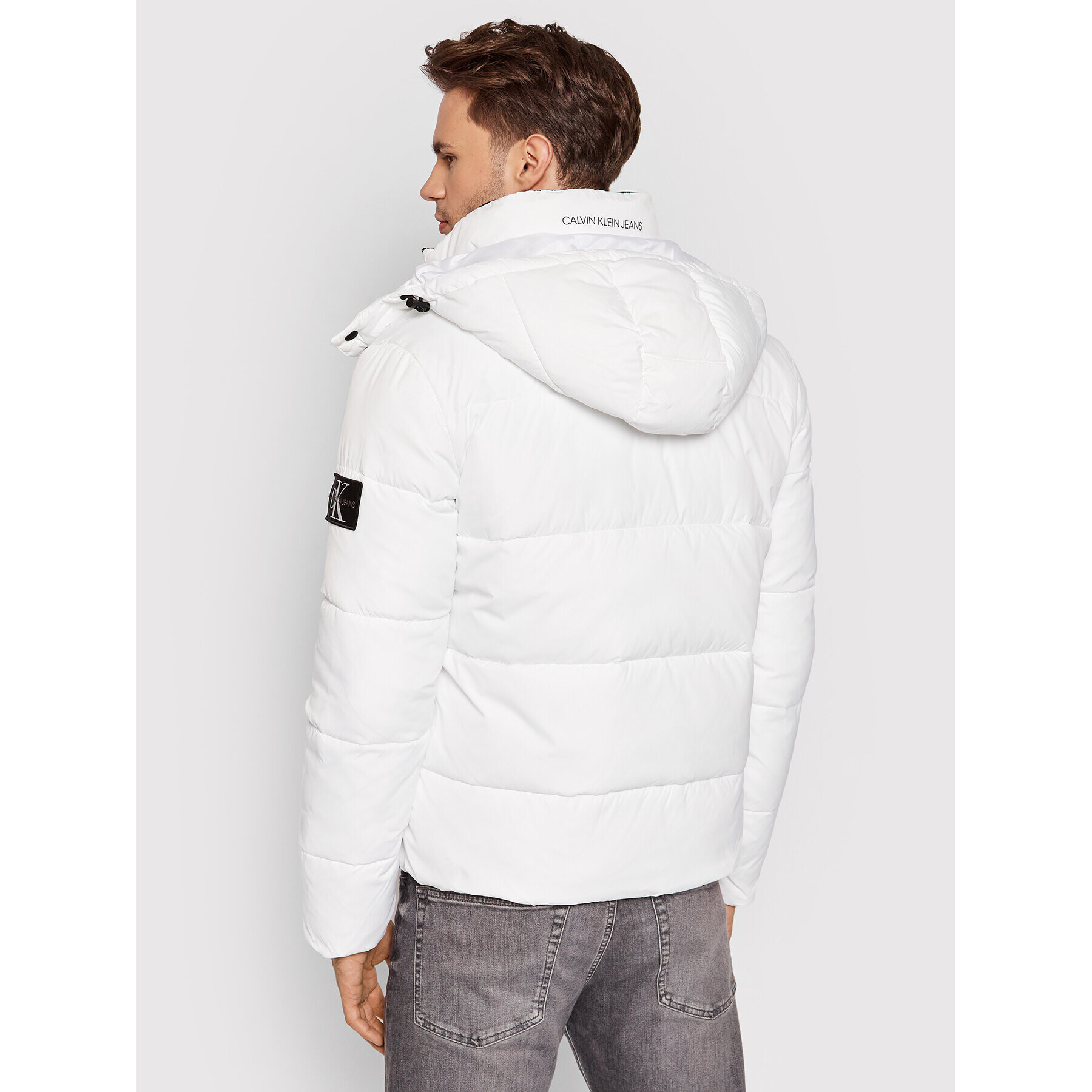 Calvin Klein Jeans Пухено яке J30J319057 Бял Regular Fit - Pepit.bg