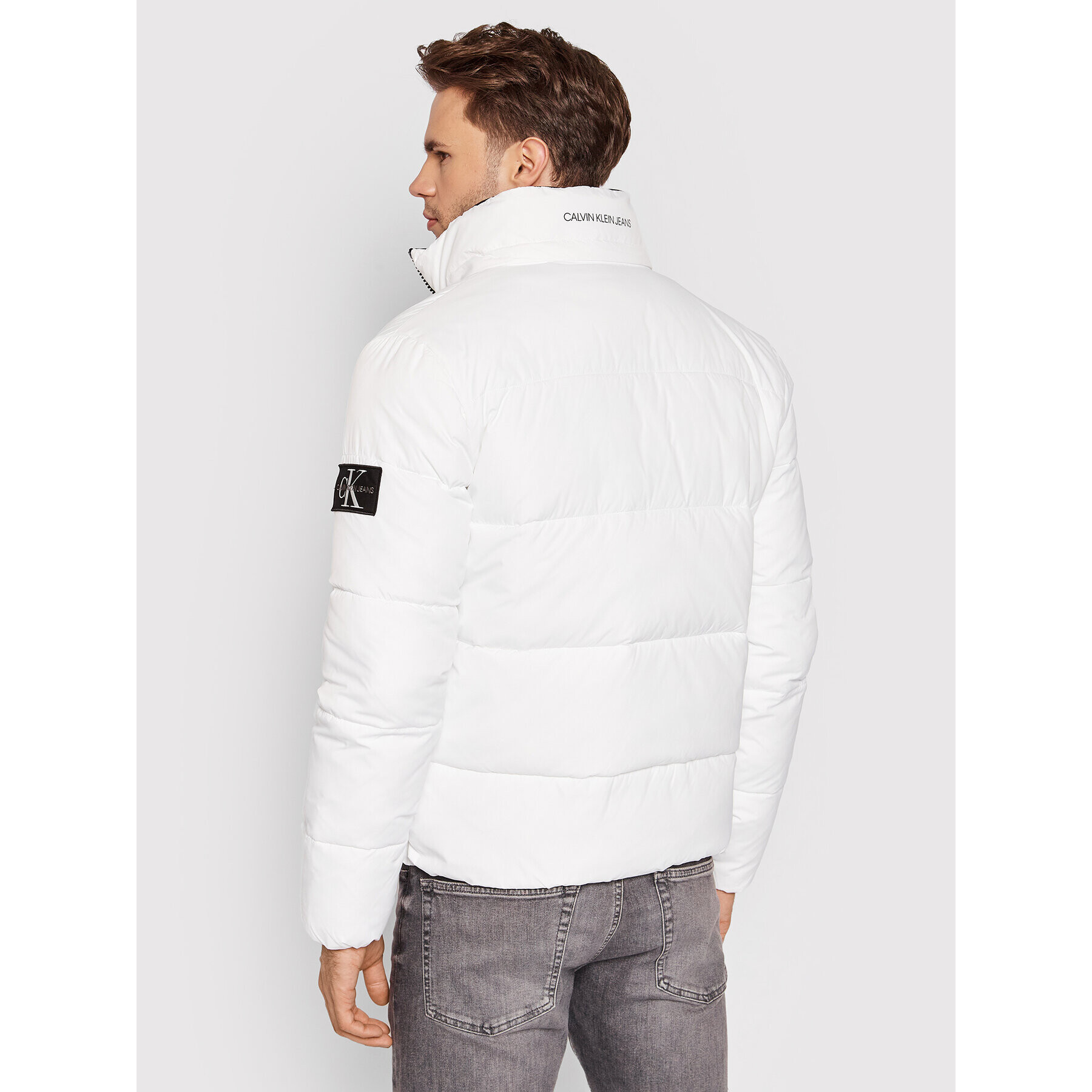 Calvin Klein Jeans Пухено яке J30J319057 Бял Regular Fit - Pepit.bg