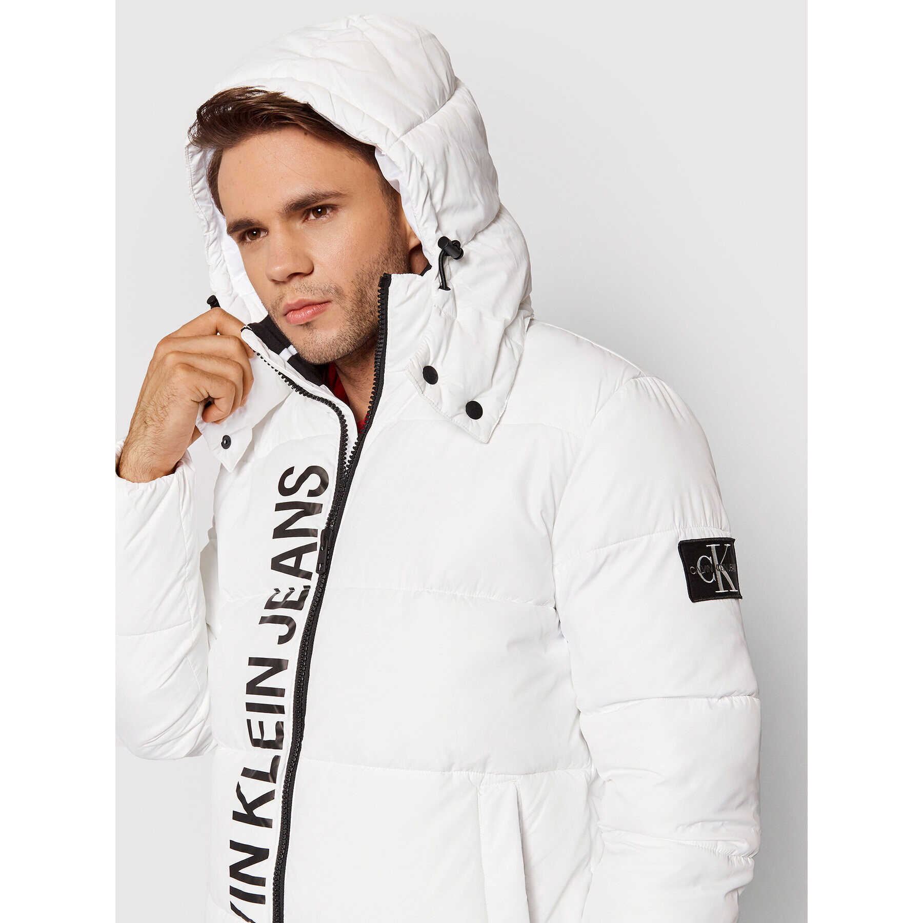 Calvin Klein Jeans Пухено яке J30J319057 Бял Regular Fit - Pepit.bg