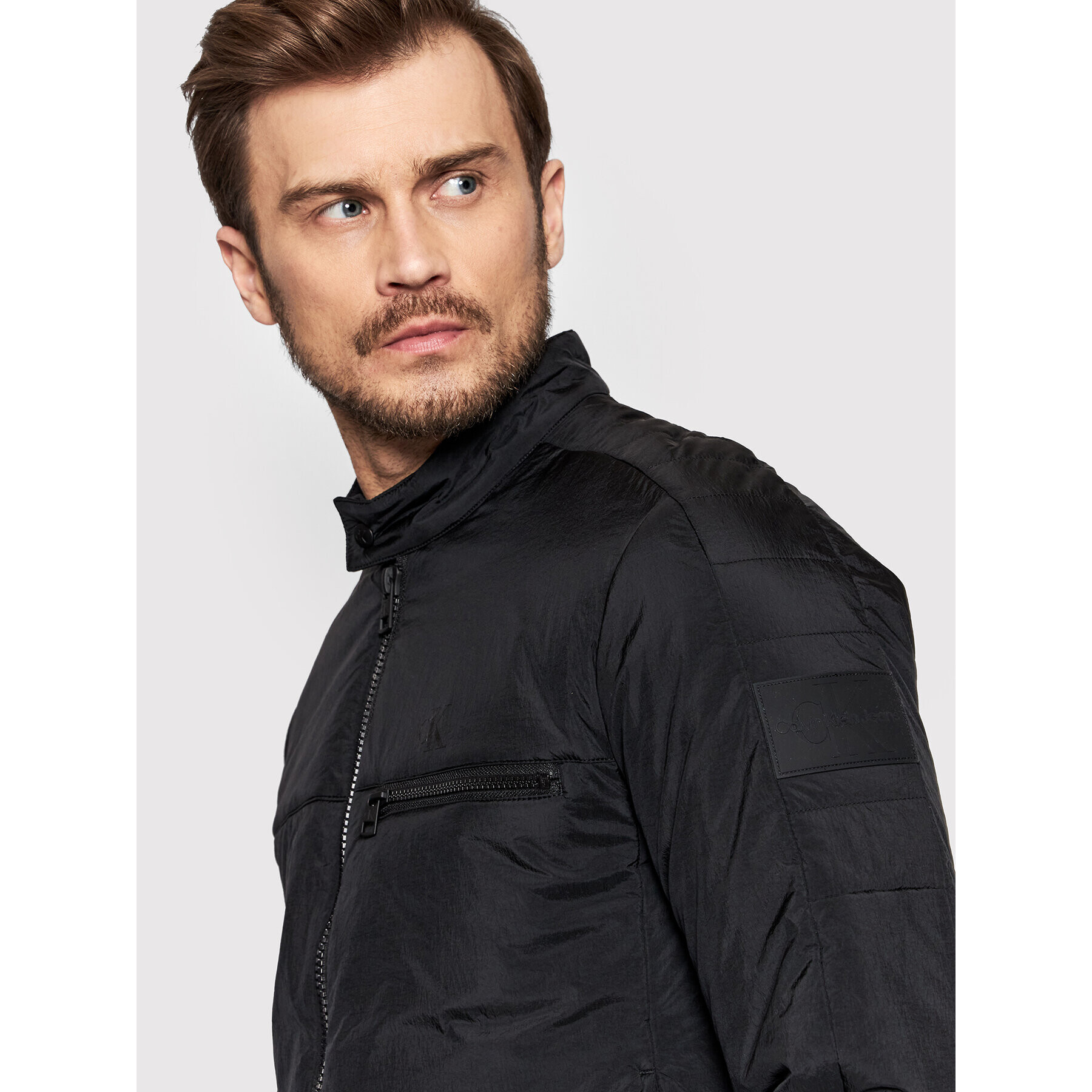 Calvin Klein Jeans Пухено яке J30J320275 Черен Regular Fit - Pepit.bg