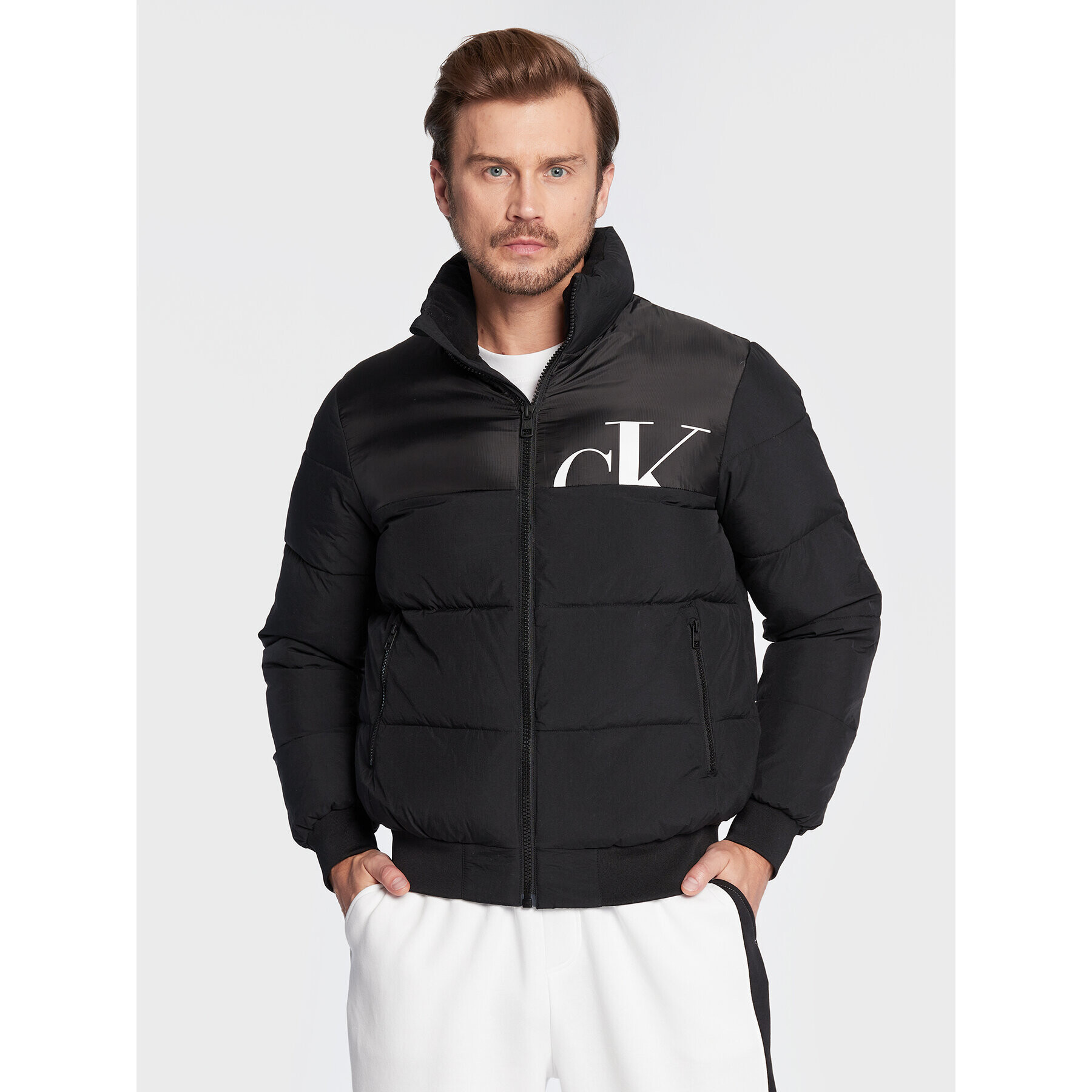 Calvin Klein Jeans Пухено яке J30J321973 Черен Regular Fit - Pepit.bg