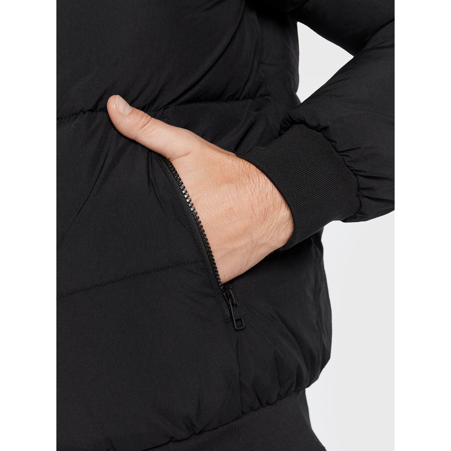 Calvin Klein Jeans Пухено яке J30J321973 Черен Regular Fit - Pepit.bg