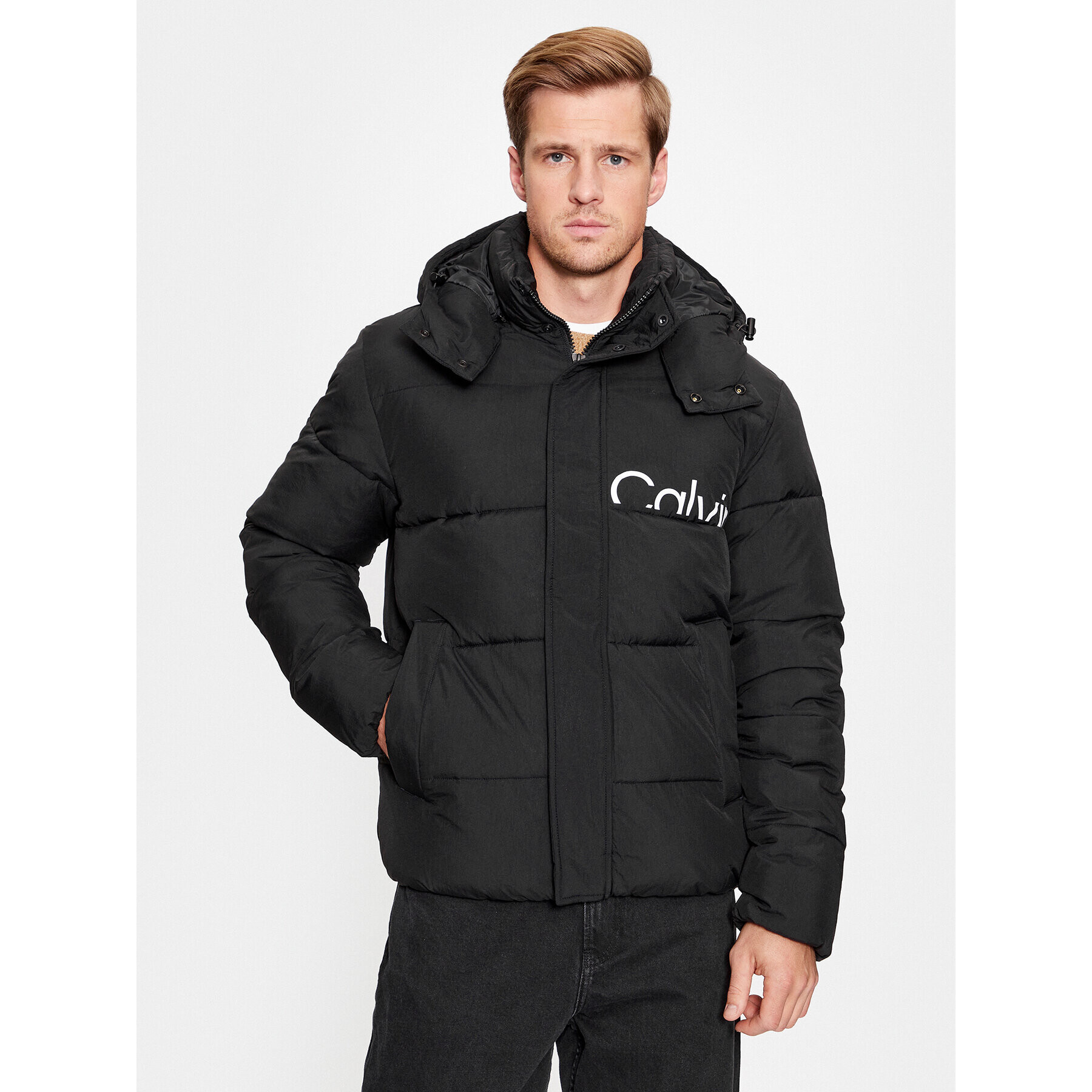 Calvin Klein Jeans Пухено яке Essentials J30J323708 Черен Regular Fit - Pepit.bg