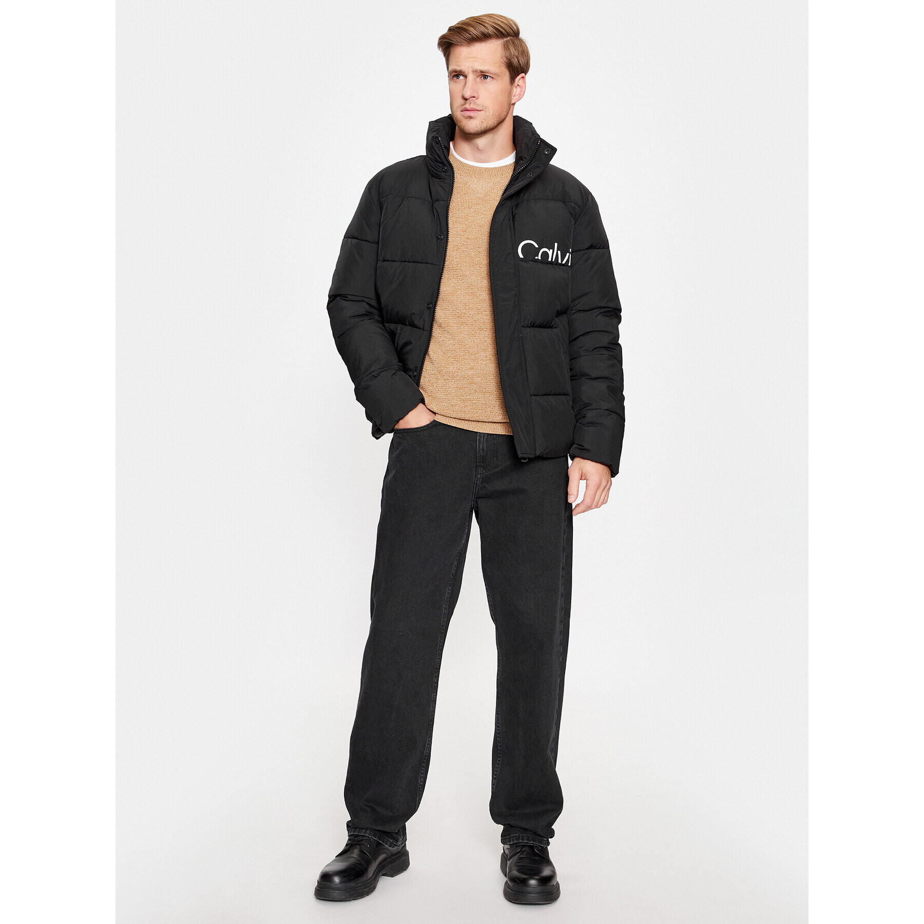 Calvin Klein Jeans Пухено яке Essentials J30J323708 Черен Regular Fit - Pepit.bg