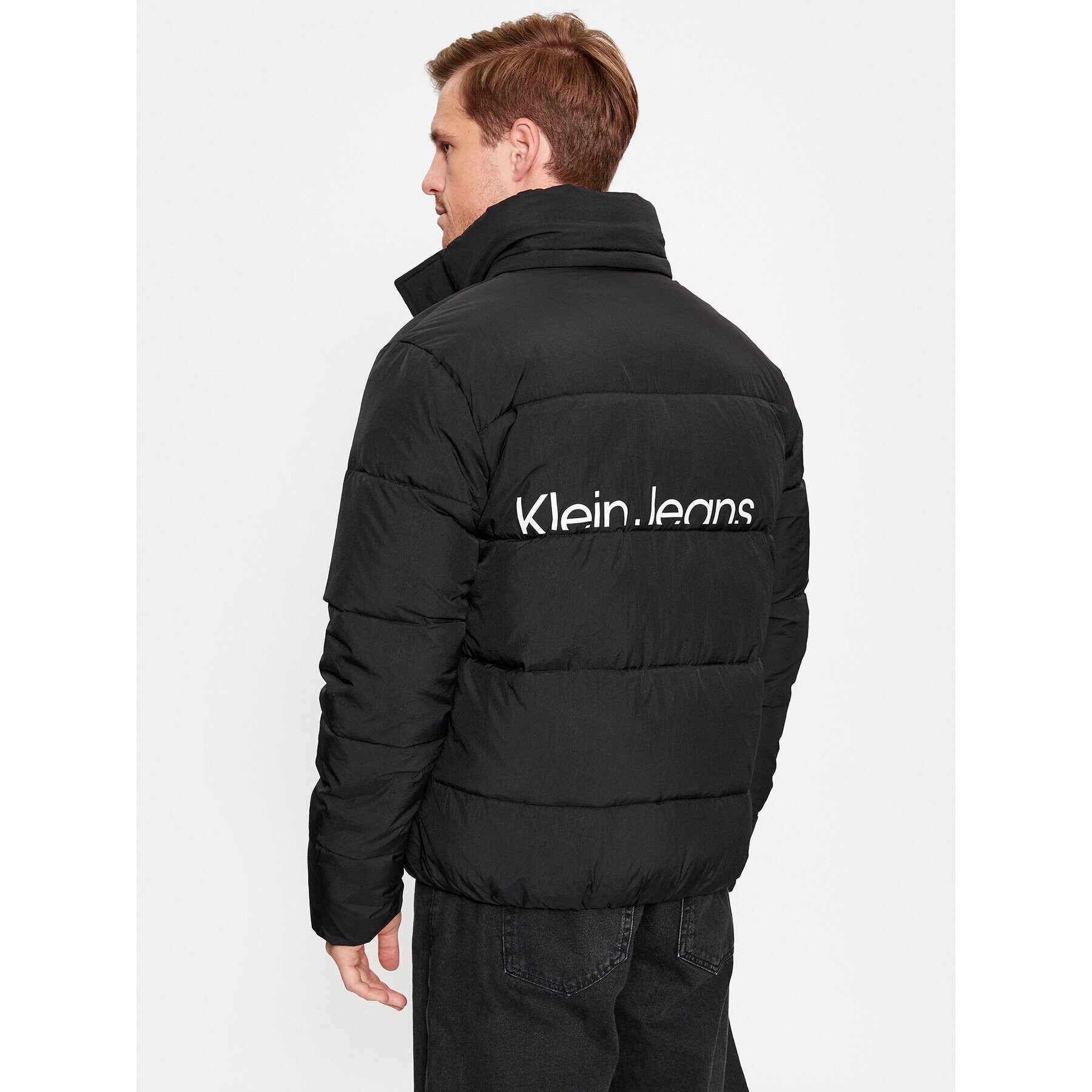 Calvin Klein Jeans Пухено яке Essentials J30J323708 Черен Regular Fit - Pepit.bg