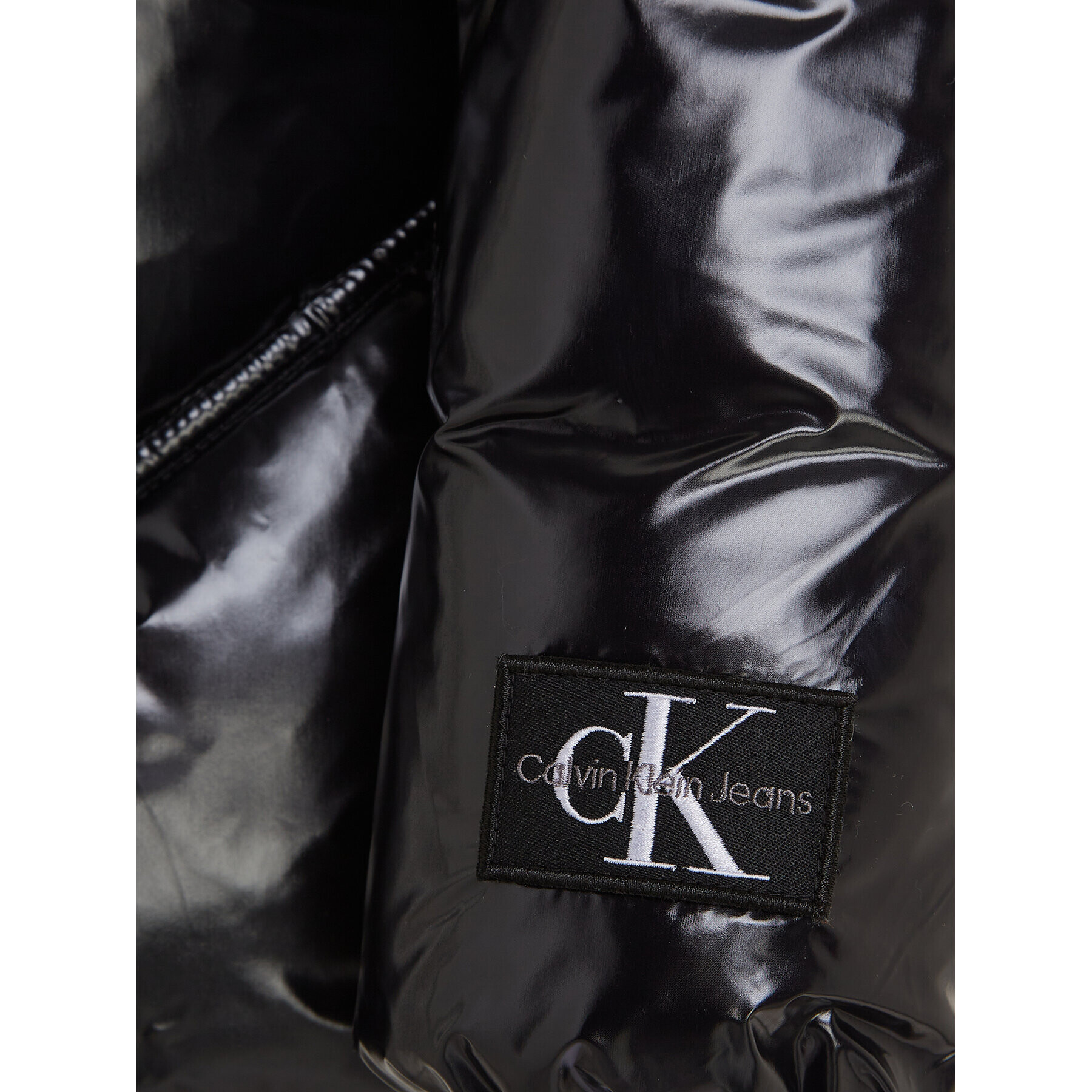 Calvin Klein Jeans Пухено яке IG0IG02237 Черен Regular Fit - Pepit.bg