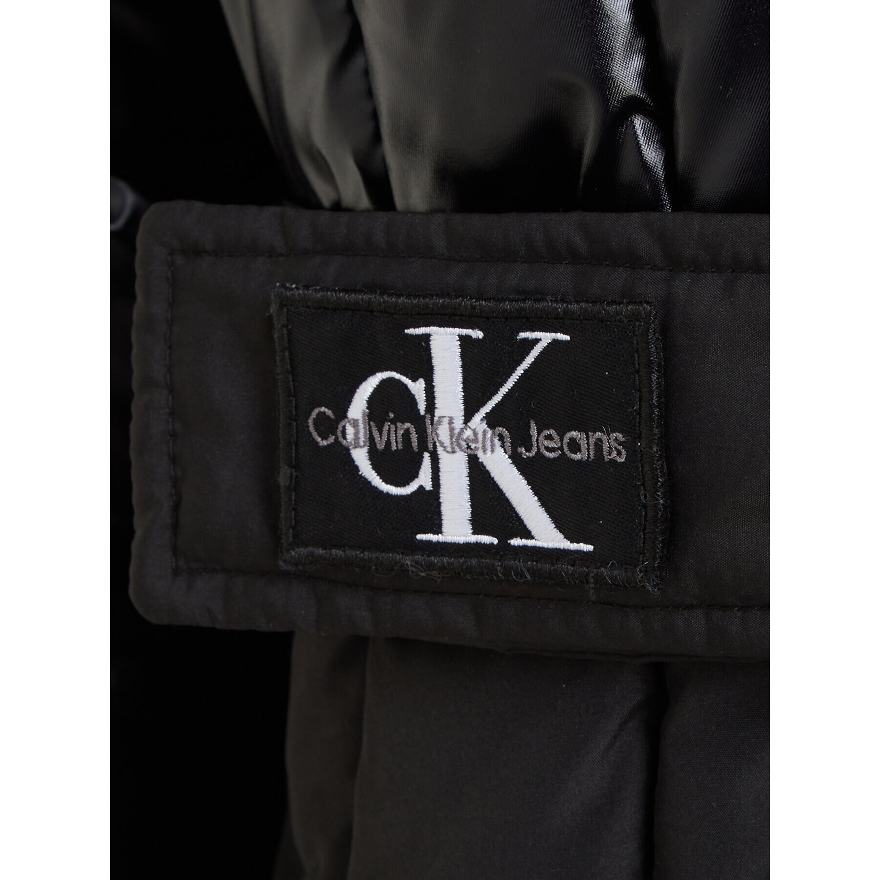Calvin Klein Jeans Пухено яке IG0IG02242 Черен Regular Fit - Pepit.bg