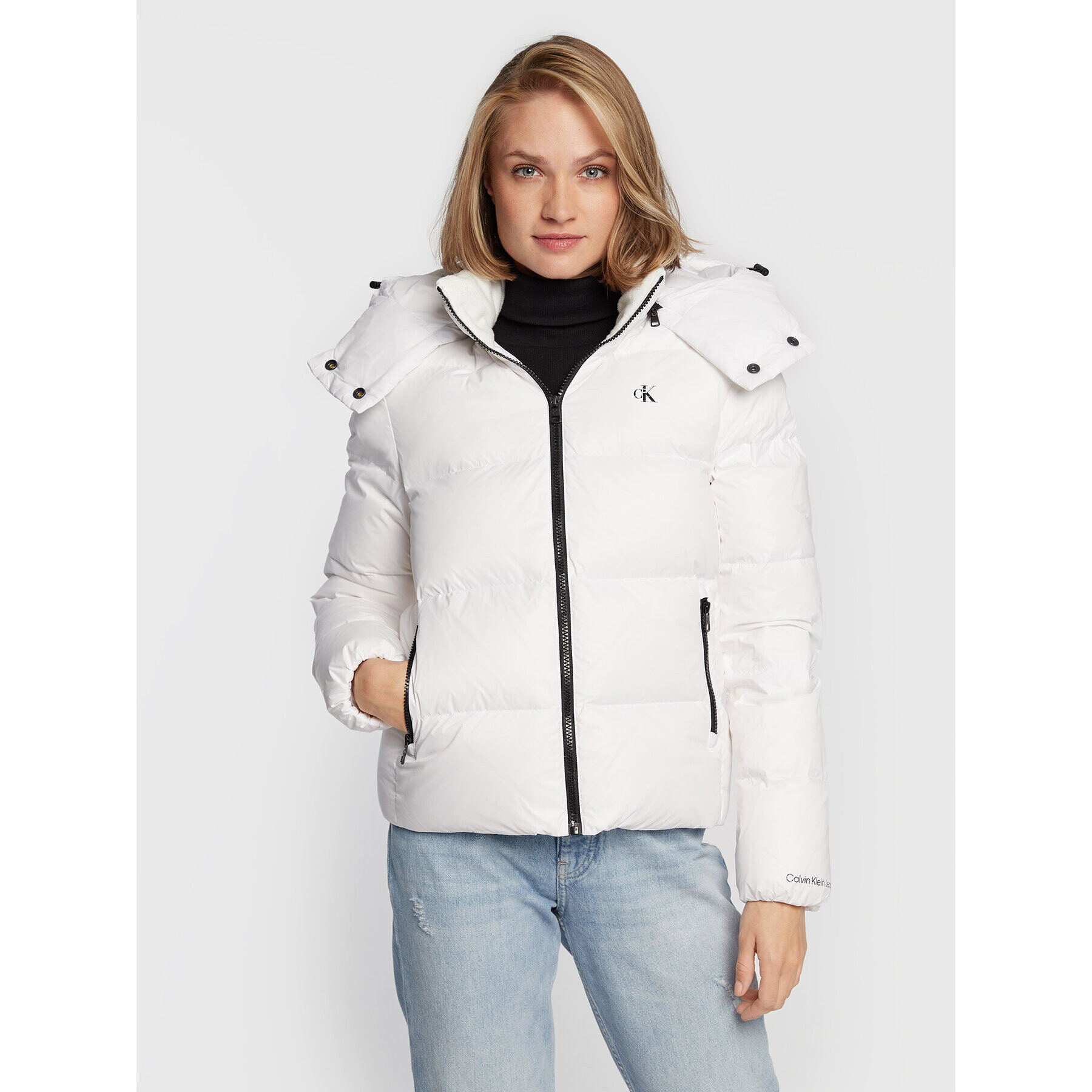 Calvin Klein Jeans Пухено яке J20J219819 Бял Regular Fit - Pepit.bg