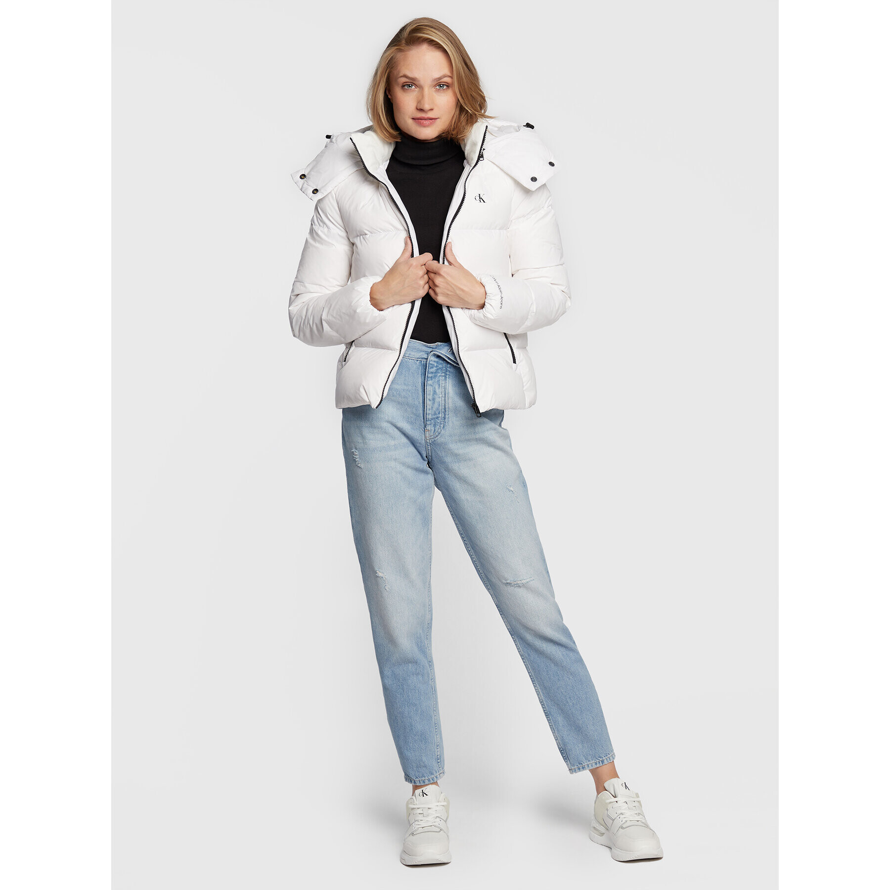Calvin Klein Jeans Пухено яке J20J219819 Бял Regular Fit - Pepit.bg