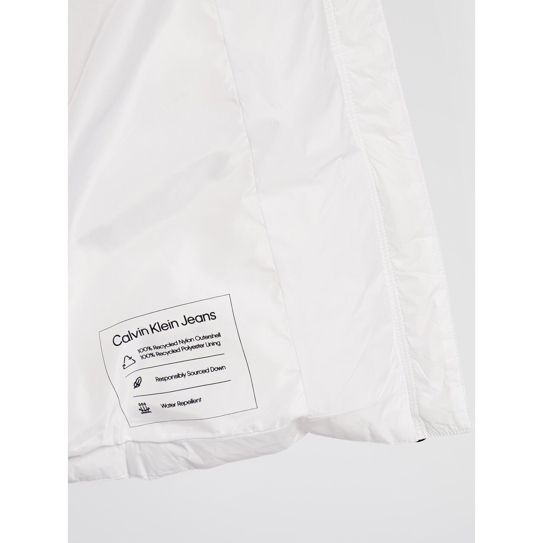Calvin Klein Jeans Пухено яке J20J219820 Бял Regular Fit - Pepit.bg