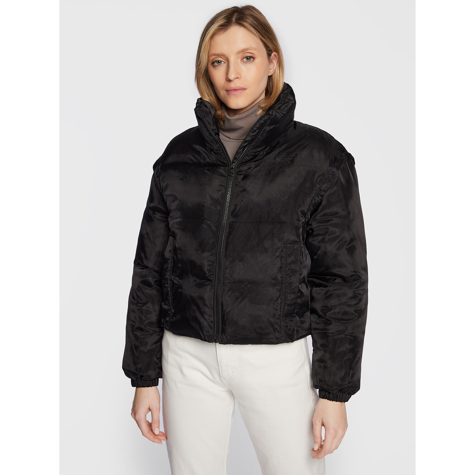 Calvin Klein Jeans Пухено яке J20J219836 Черен Regular Fit - Pepit.bg
