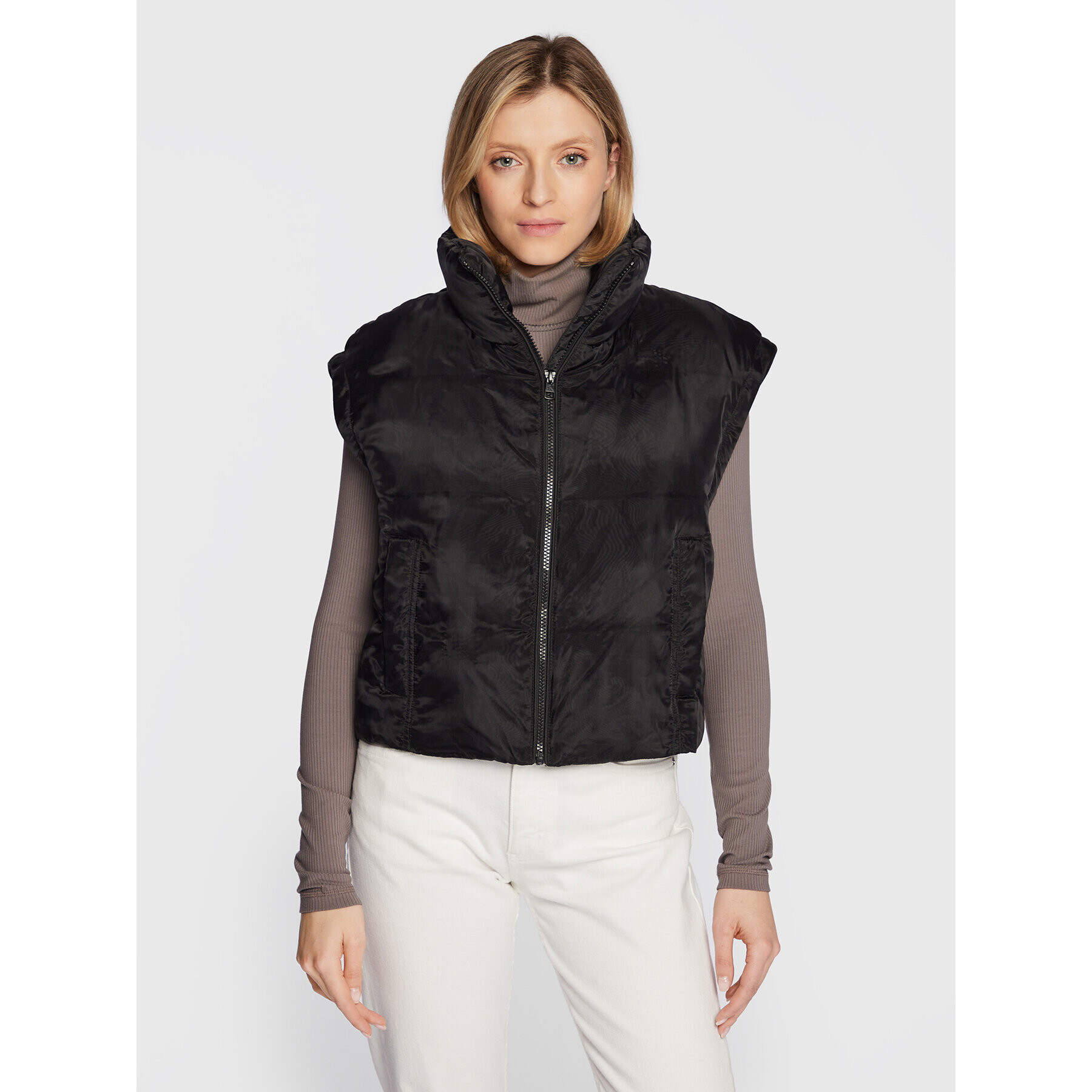 Calvin Klein Jeans Пухено яке J20J219836 Черен Regular Fit - Pepit.bg