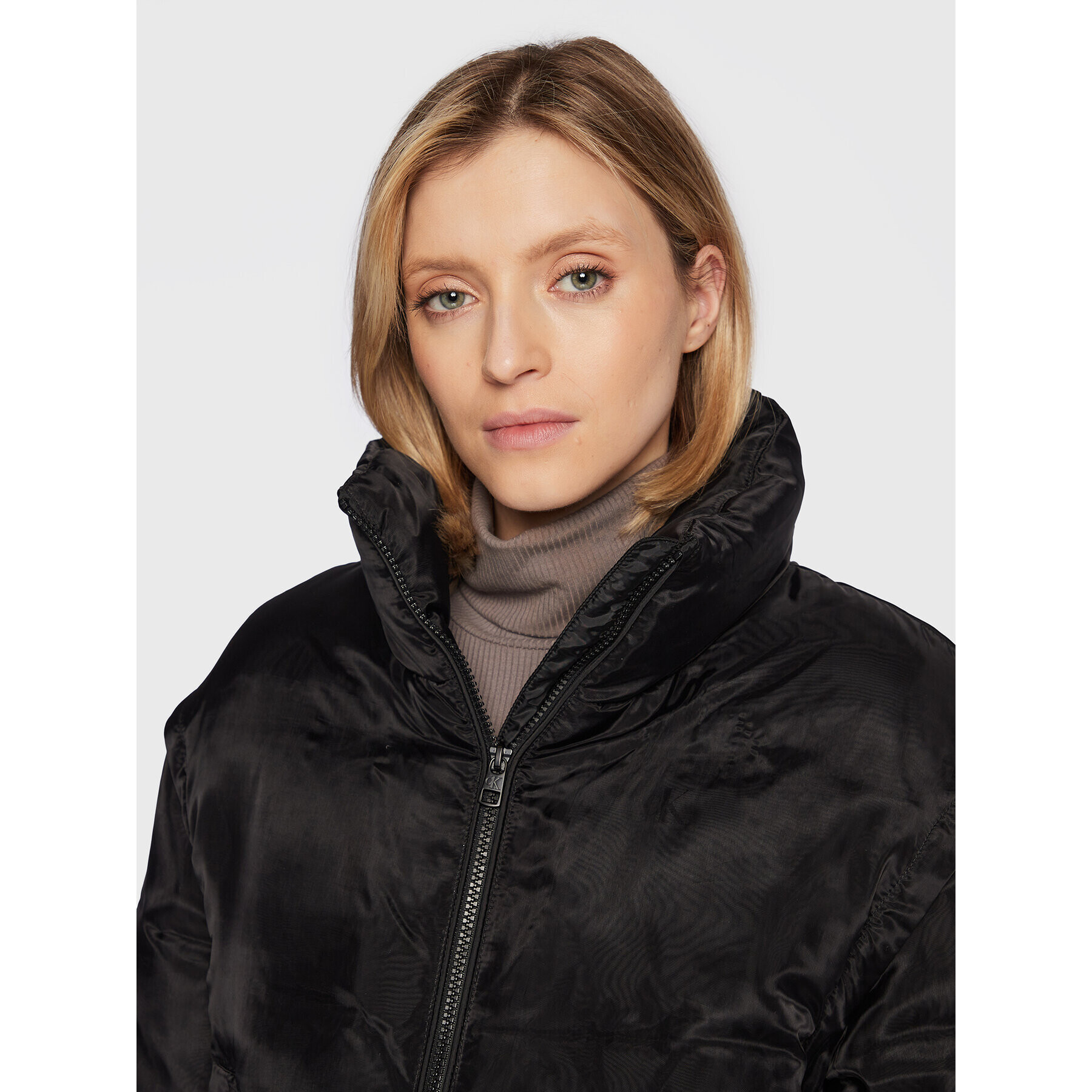Calvin Klein Jeans Пухено яке J20J219836 Черен Regular Fit - Pepit.bg