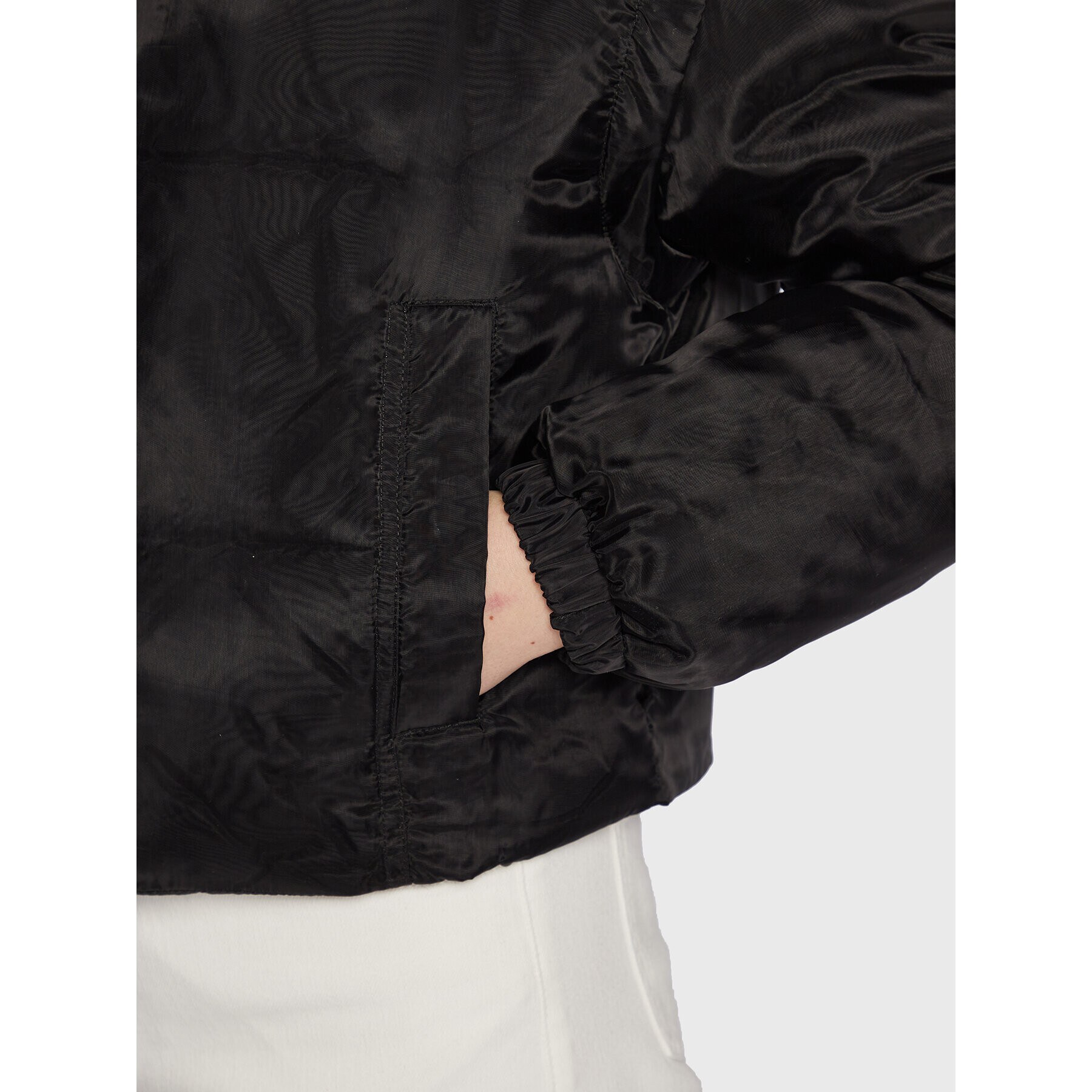 Calvin Klein Jeans Пухено яке J20J219836 Черен Regular Fit - Pepit.bg