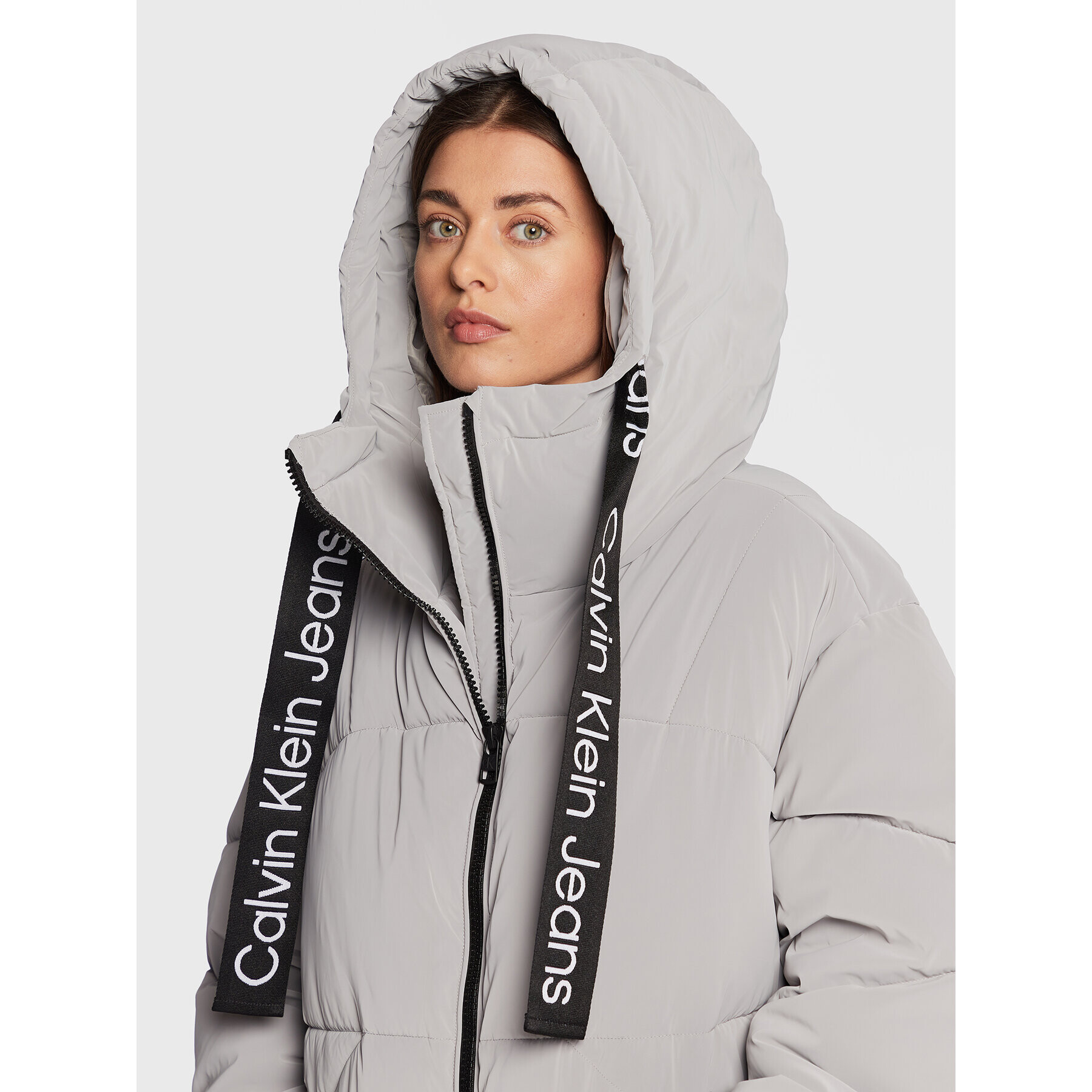 Calvin Klein Jeans Пухено яке J20J220017 Сив Regular Fit - Pepit.bg
