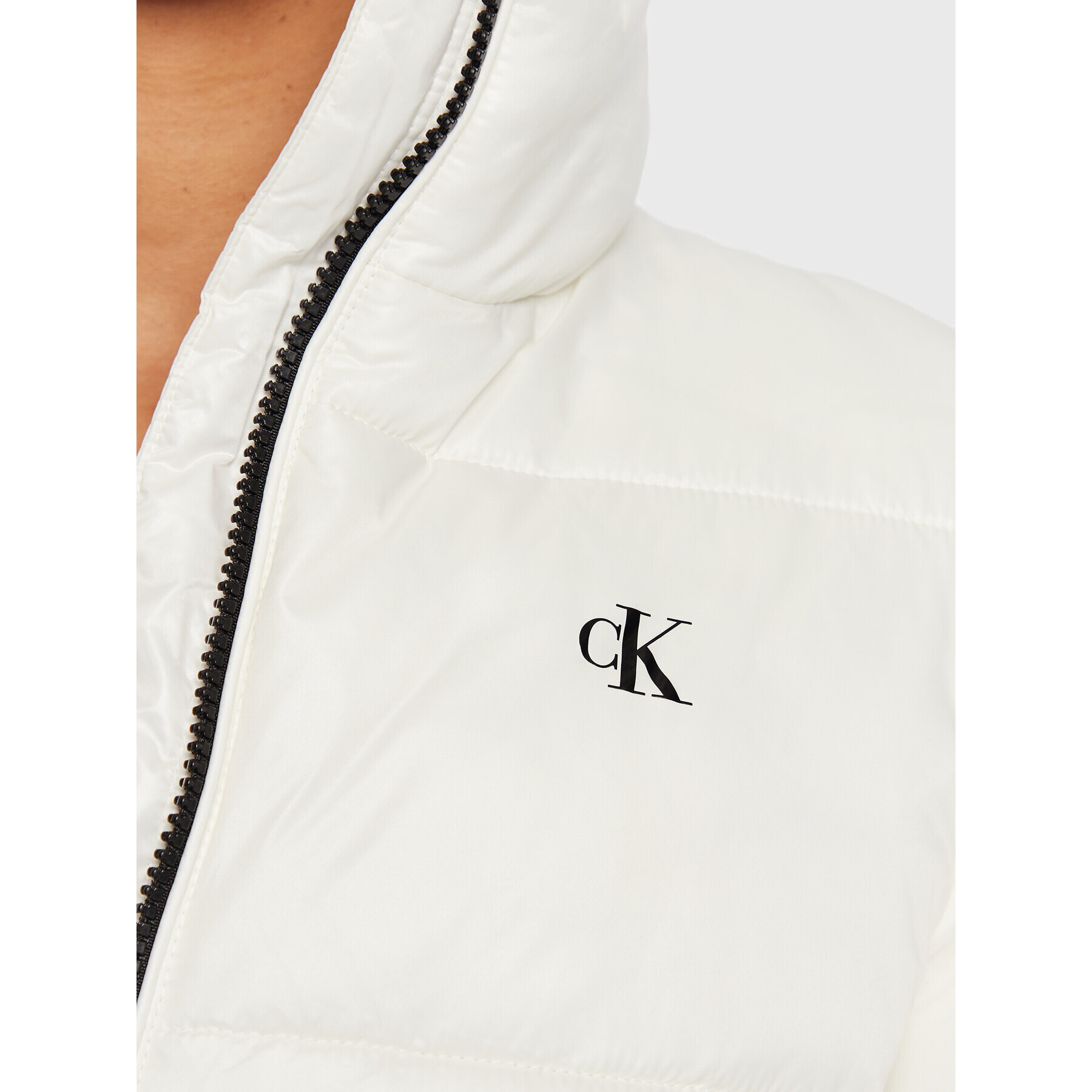 Calvin Klein Jeans Пухено яке J20J220332 Бял Regular Fit - Pepit.bg