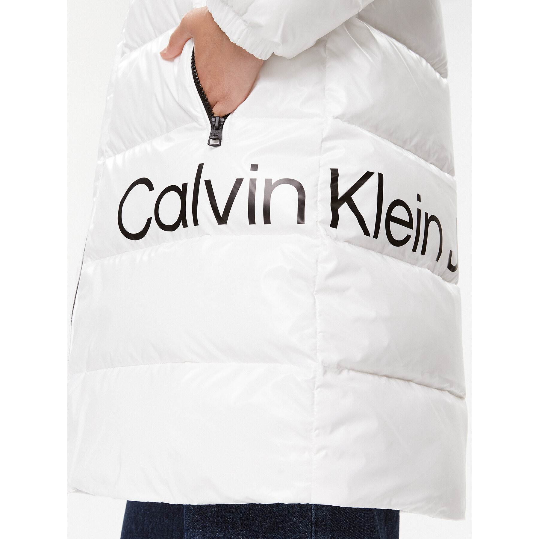 Calvin Klein Jeans Пухено яке J20J221902 Бял Regular Fit - Pepit.bg