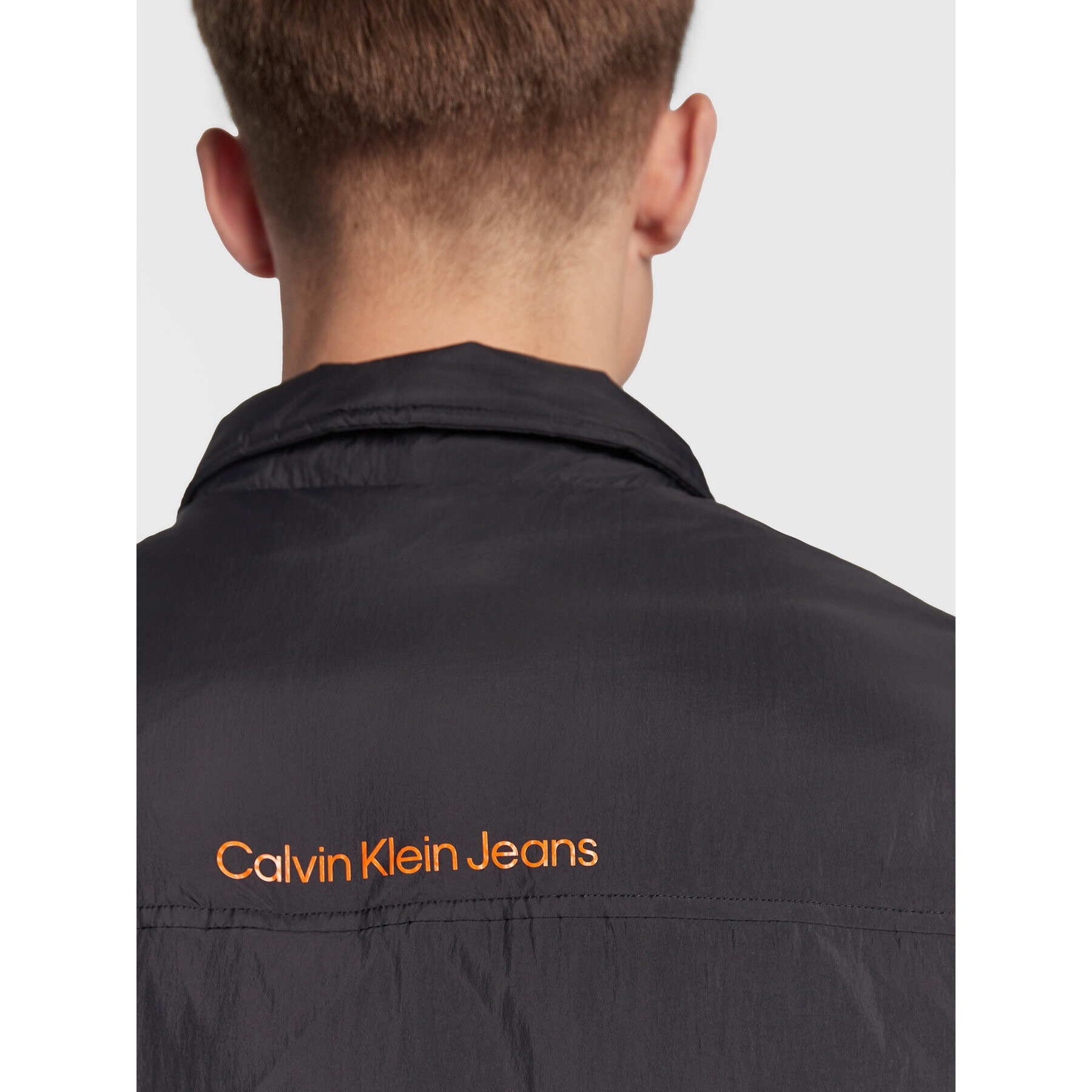 Calvin Klein Jeans Пухено яке J30J322218 Черен Regular Fit - Pepit.bg